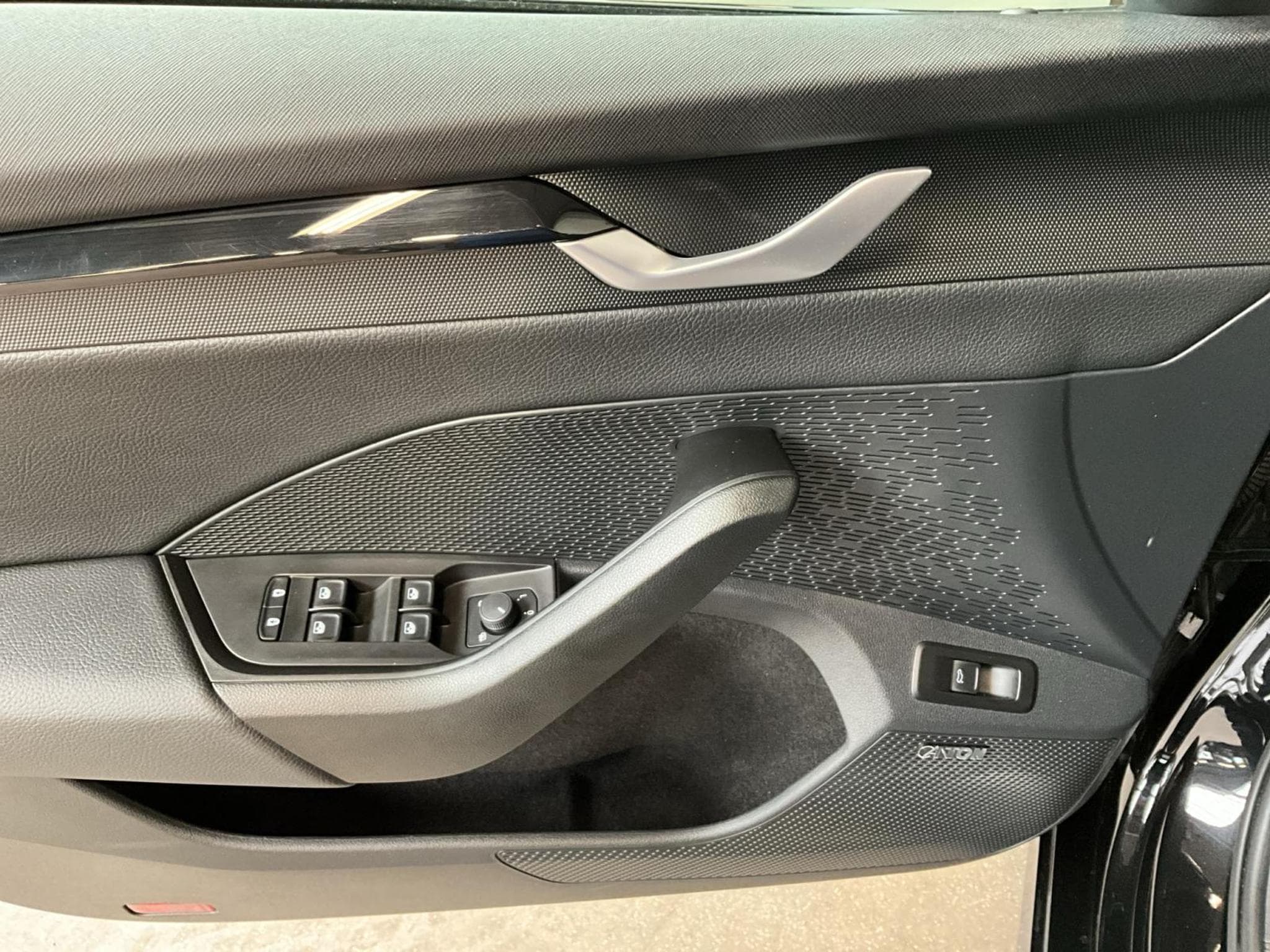Skoda Octavia Combi+RS+DSG+CANTON+Navi (2025) - Photo 14