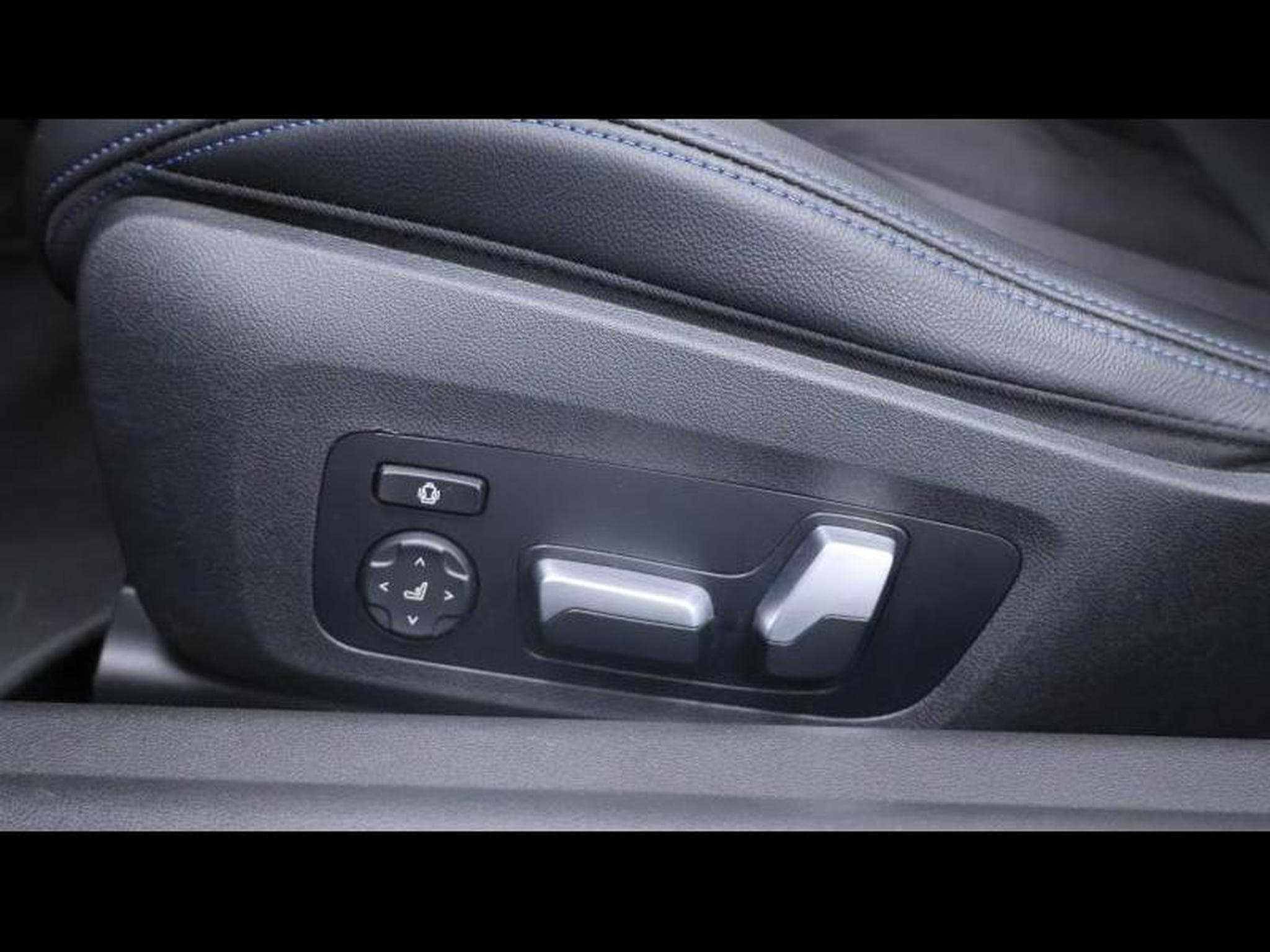 BMW 220 i Coupe M SPORT Pro Steptronic (2022) - Photo 25