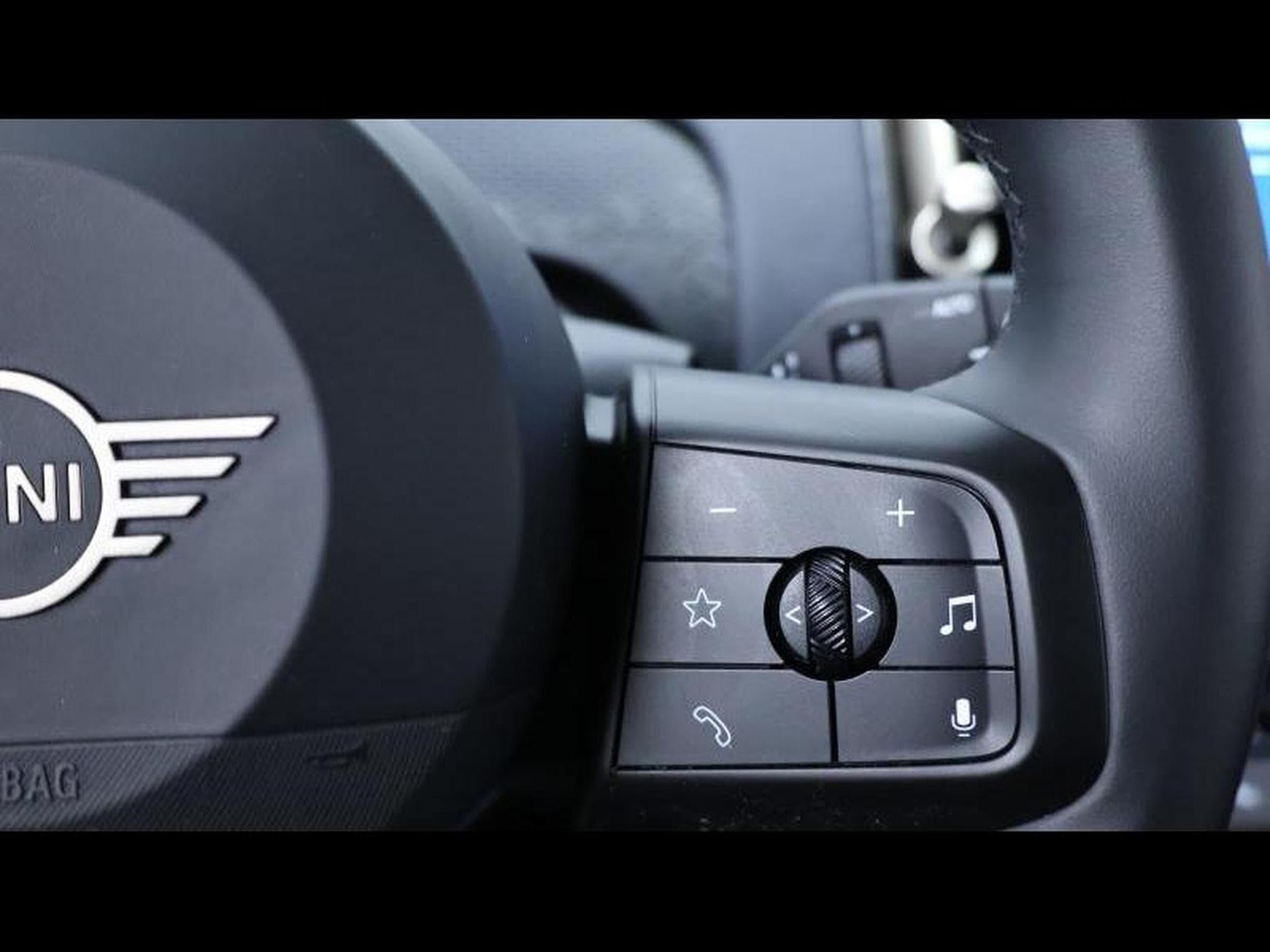 MINI Countryman 1.5 170 MHEV Classic (2024) - Photo 18