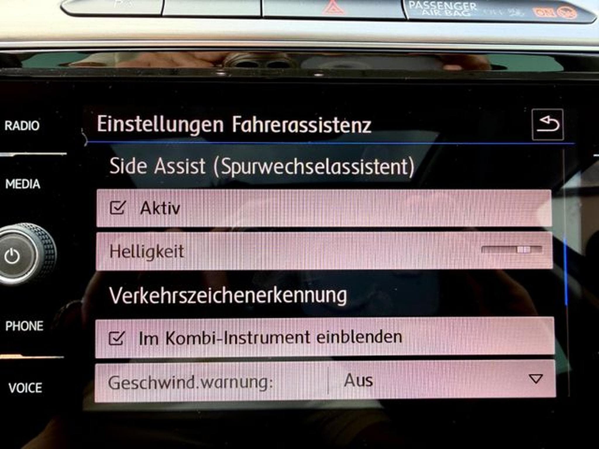 VW Passat Passat Variant R Line 2.0 TDI DSG 4Motion (2019) - Photo 20