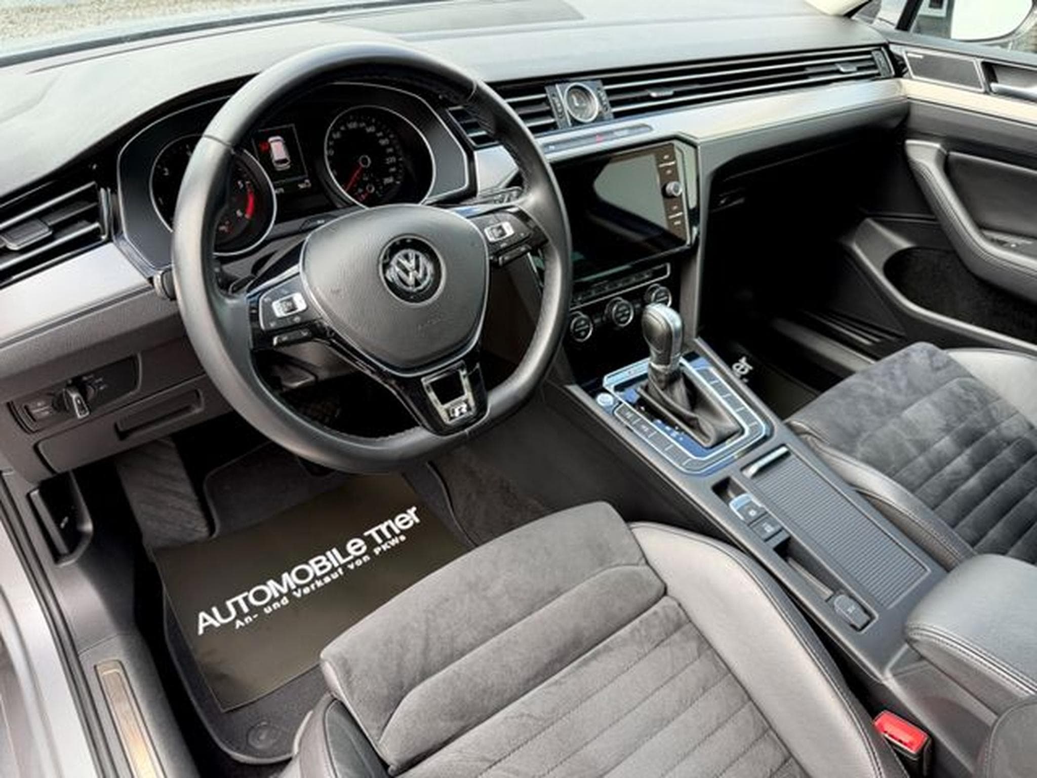 VW Passat Passat Variant R Line 2.0 TDI DSG 4Motion (2019) - Photo 27