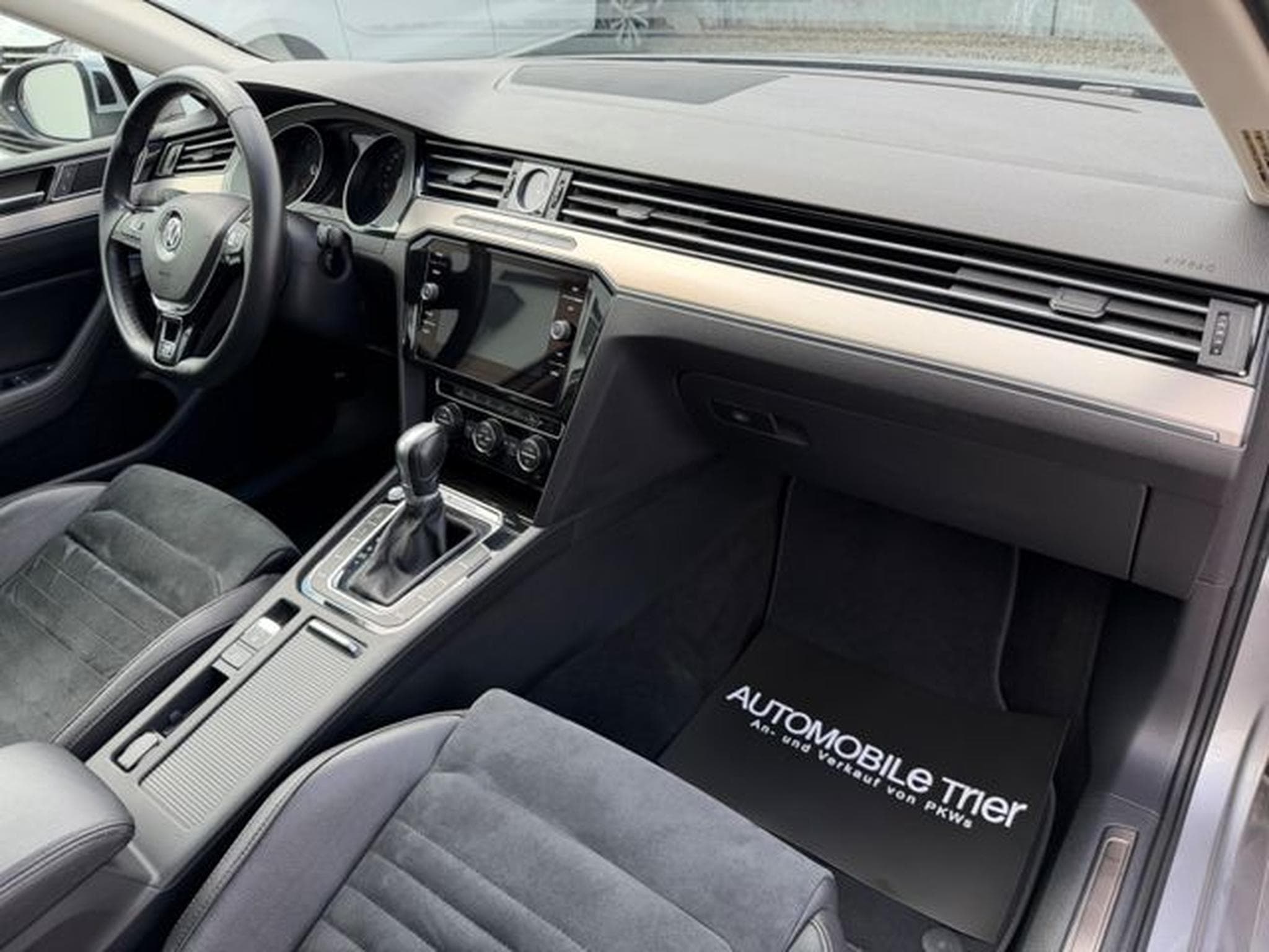 VW Passat Passat Variant R Line 2.0 TDI DSG 4Motion (2019) - Photo 28