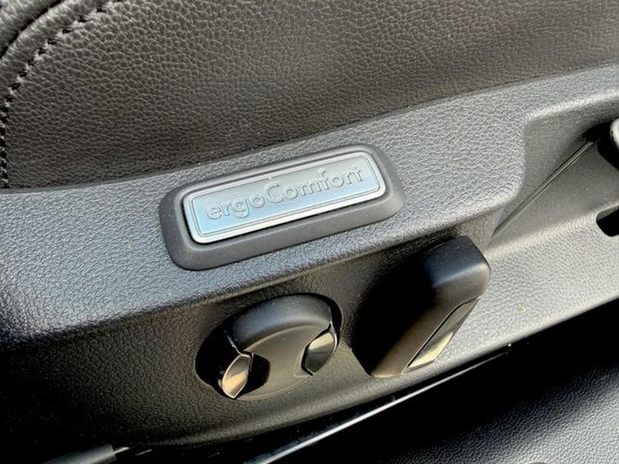 VW Passat Passat Variant R Line 2.0 TDI DSG 4Motion (2019) - Photo 29