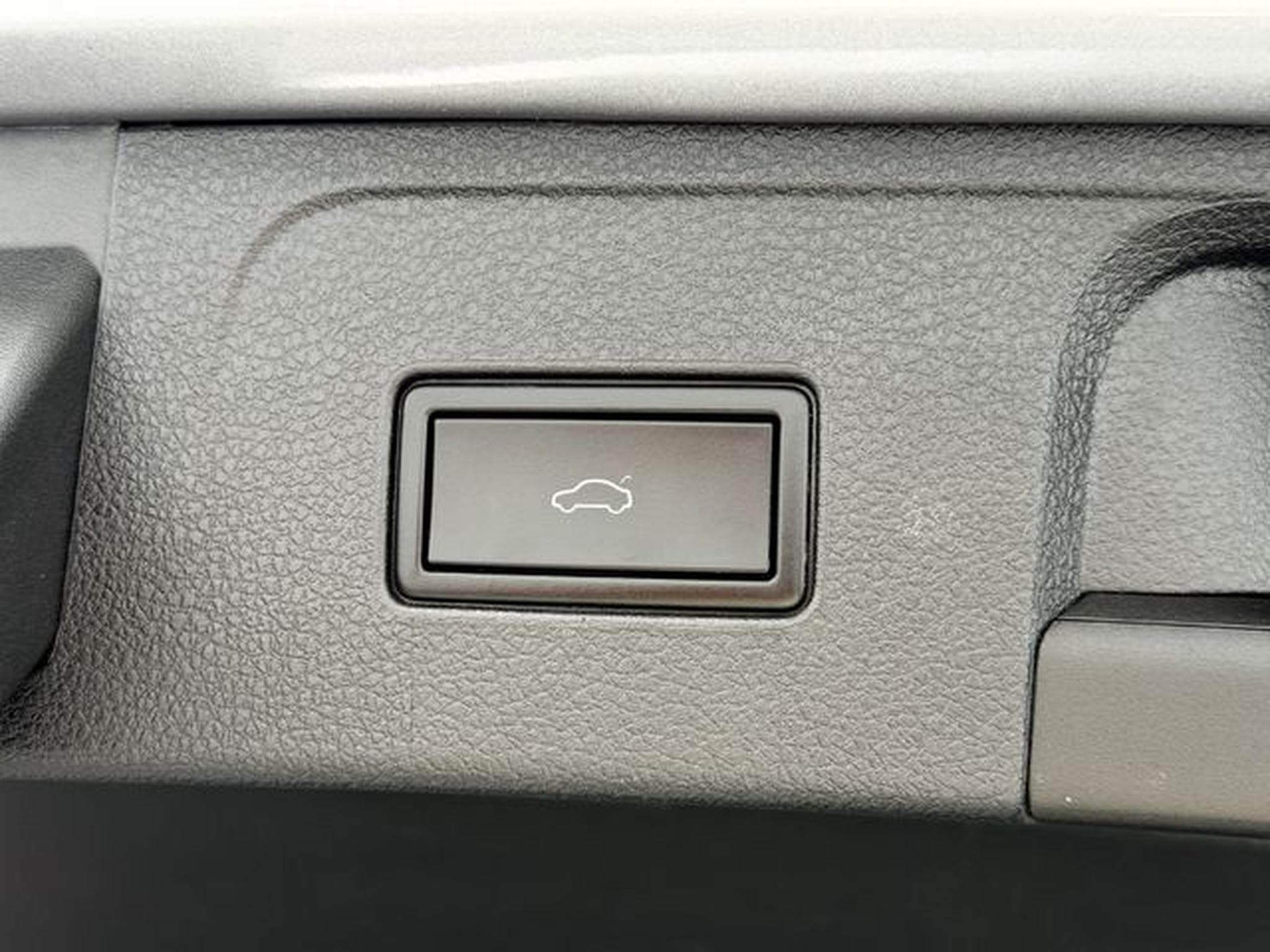 VW Passat Passat Variant R Line 2.0 TDI DSG 4Motion (2019) - Photo 16