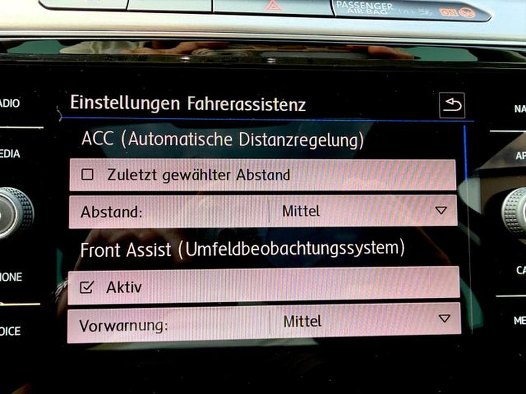 VW Passat Passat Variant R Line 2.0 TDI DSG 4Motion (2019) - Photo 20