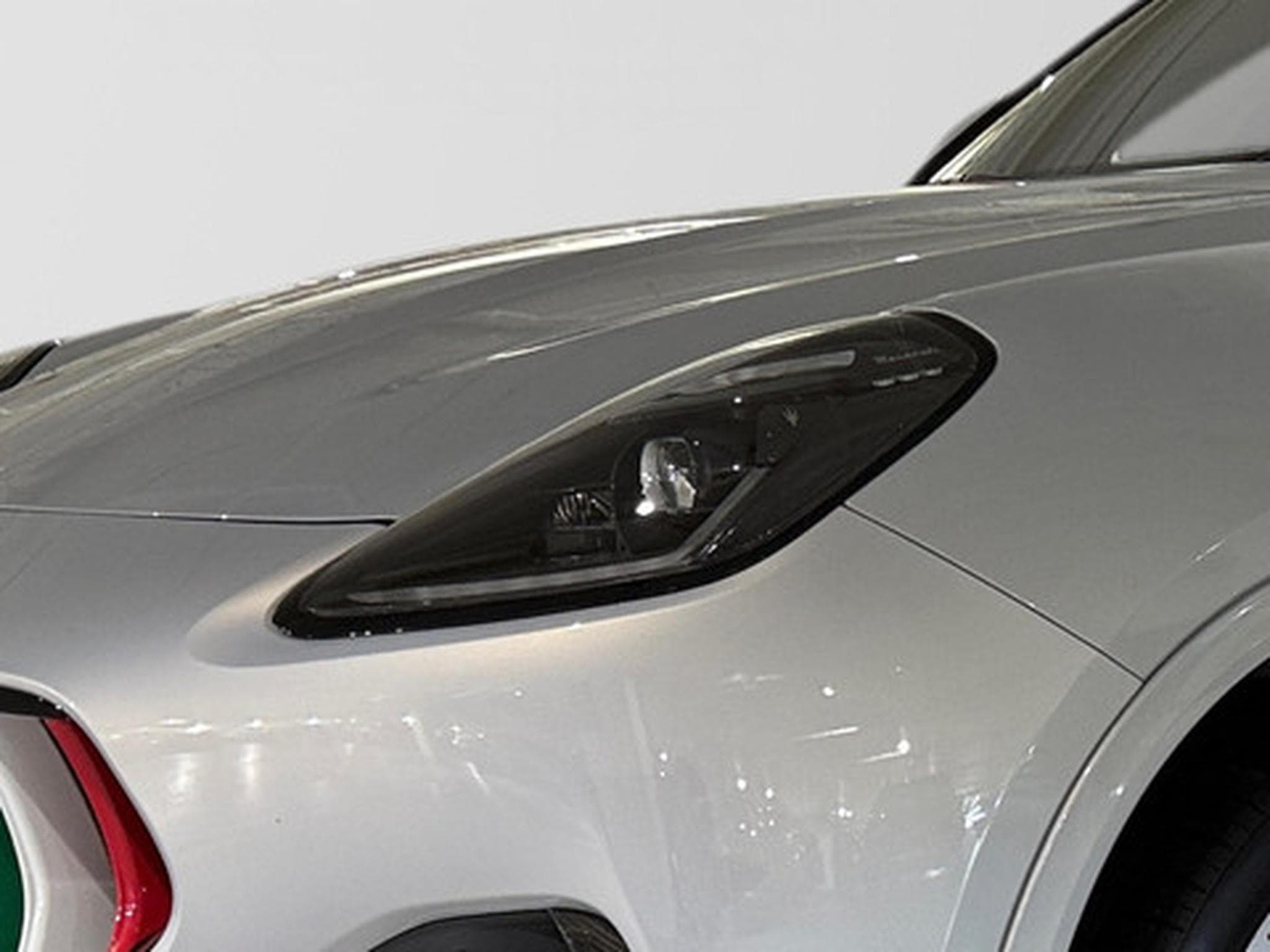 Maserati Grecale 2.0 L4 MHEV Modena 4x4 Aut. (2022) - Foto 22