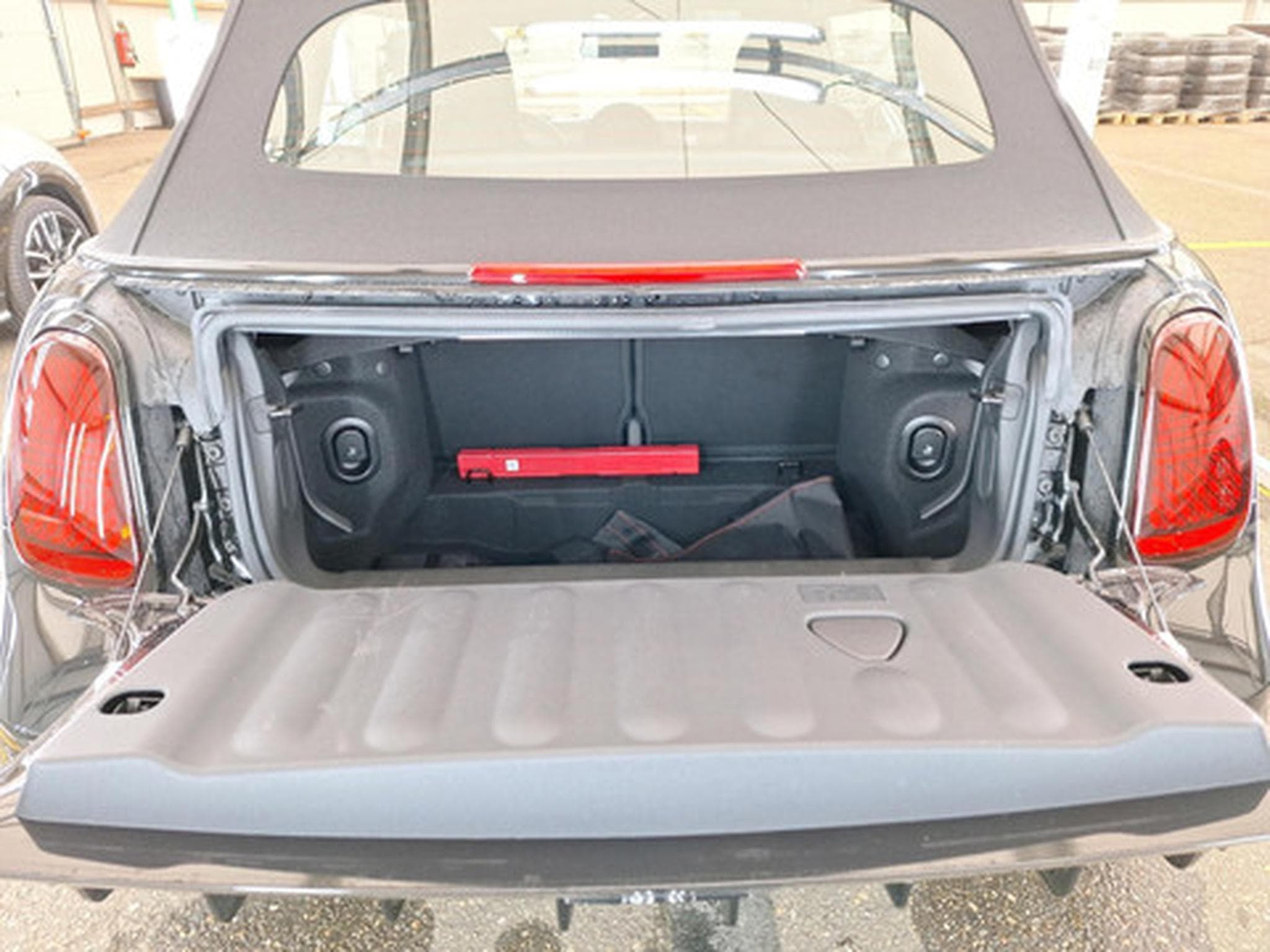 Mini Cooper MINI Cabrio (2025) - Foto 24