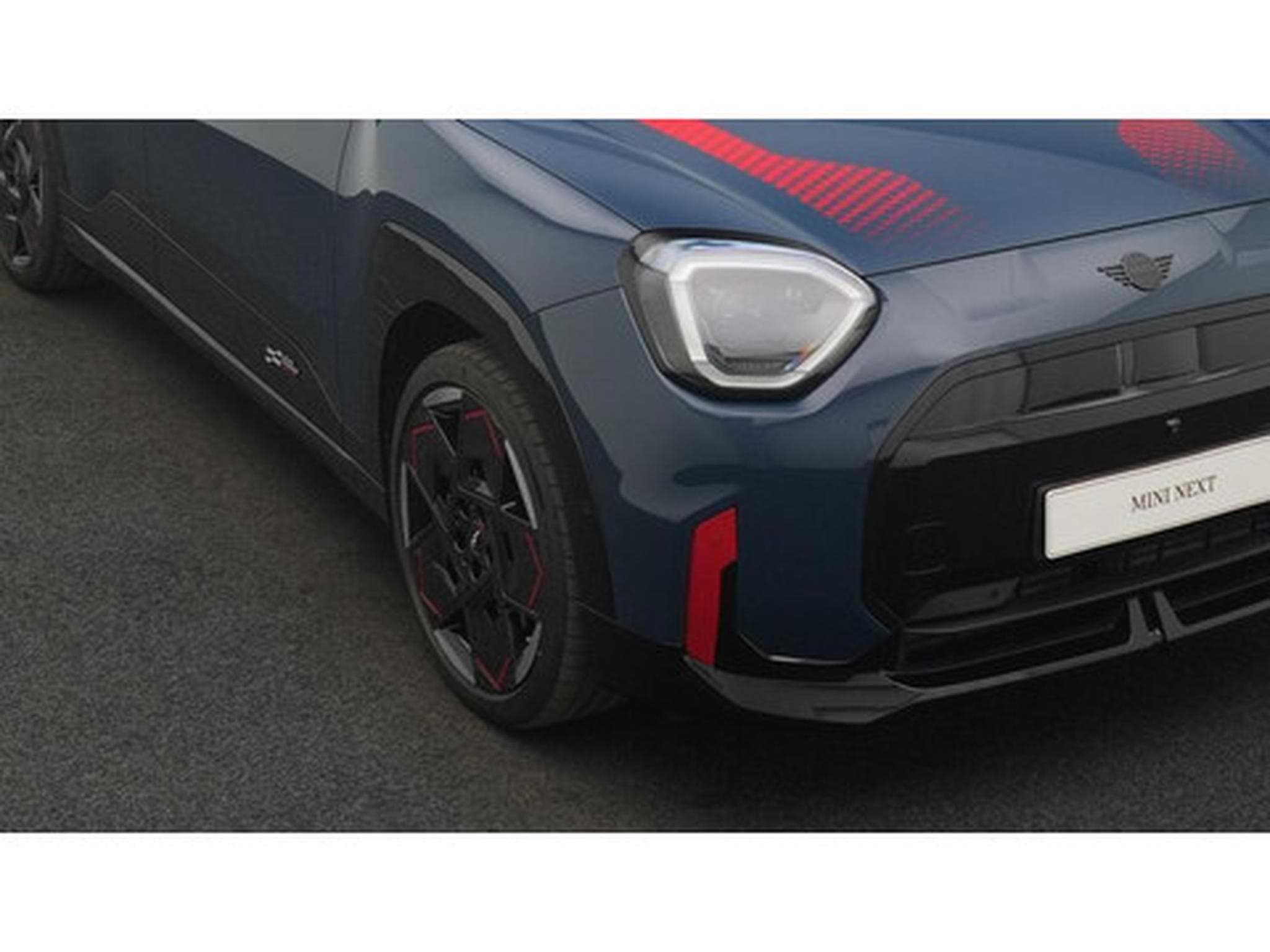 Mini Aceman (2025) - Foto 19