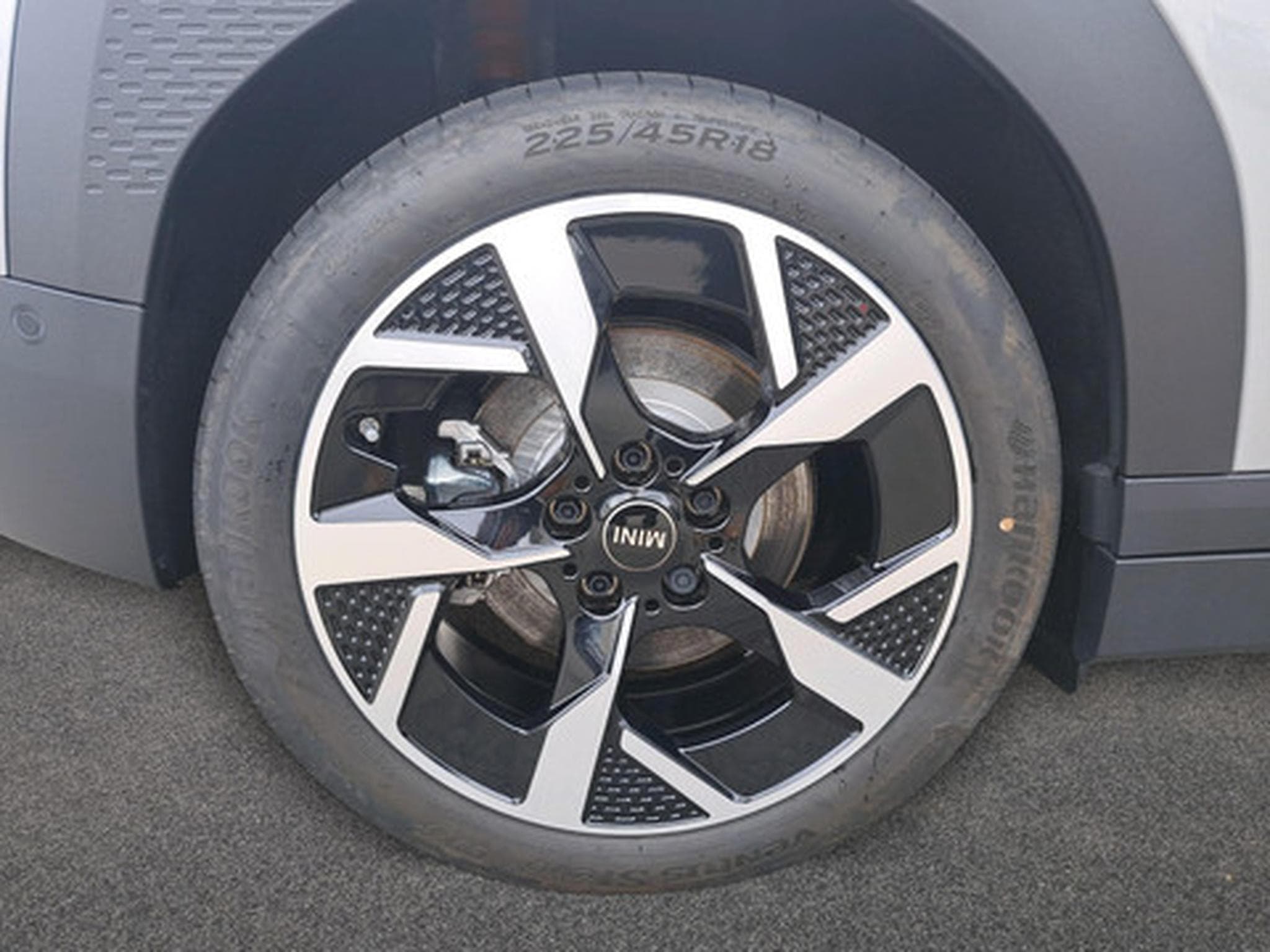 Mini Aceman (2025) - Foto 35