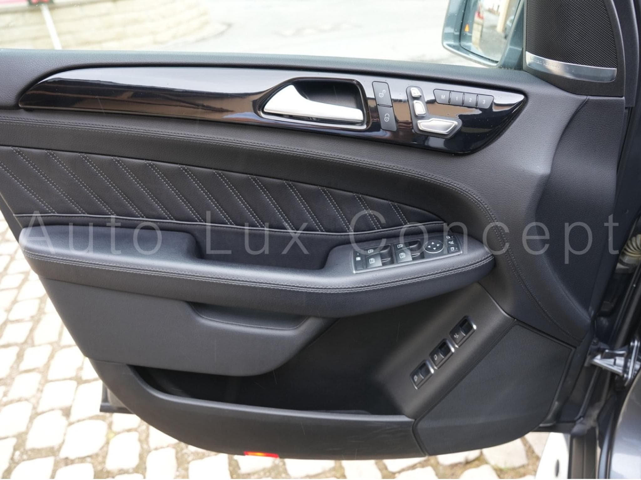 Mercedes GLS 350 d 4MATIC AMG Line (2018) - Photo 13