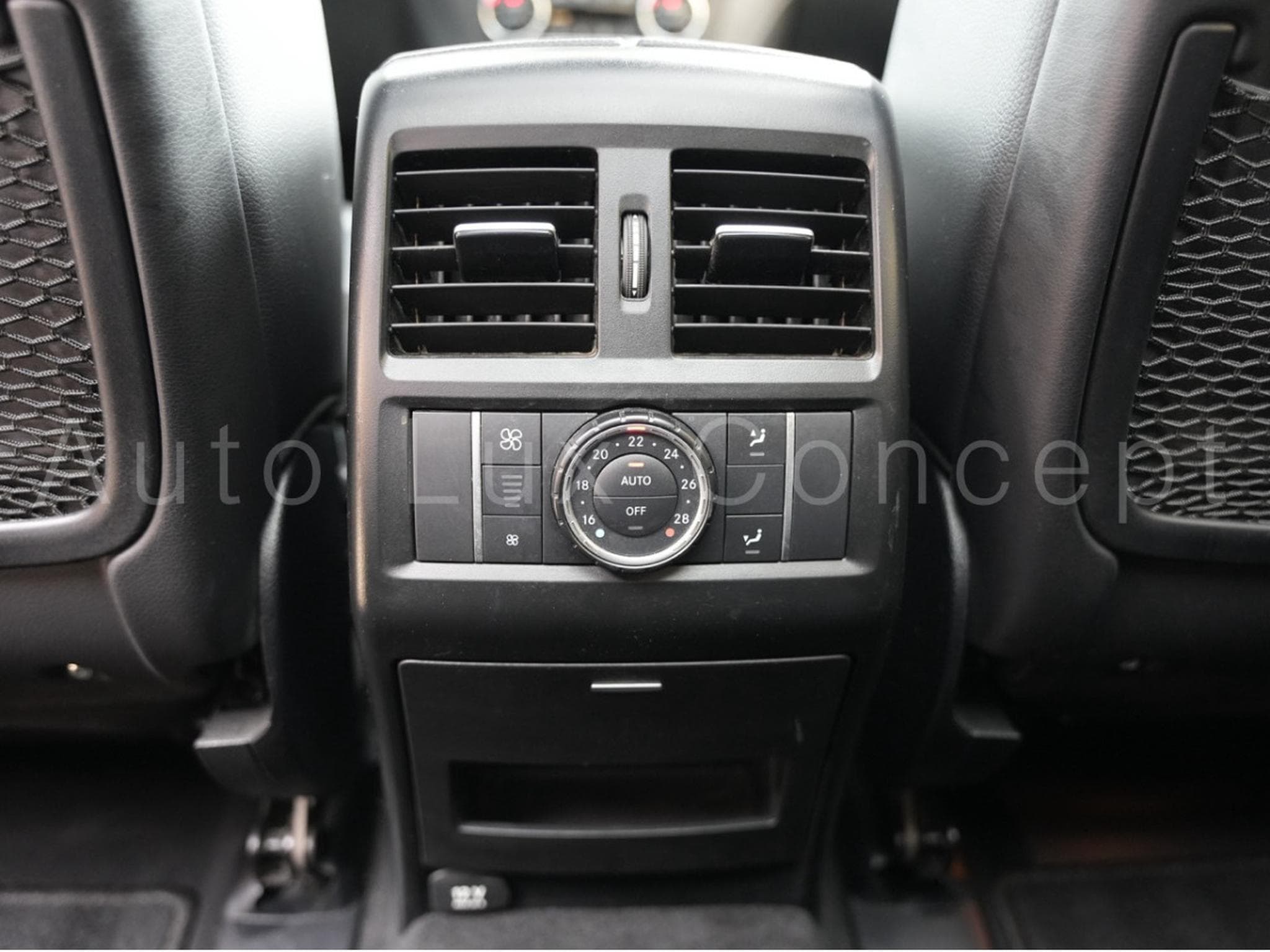 Mercedes GLS 350 d 4MATIC AMG Line (2018) - Photo 21