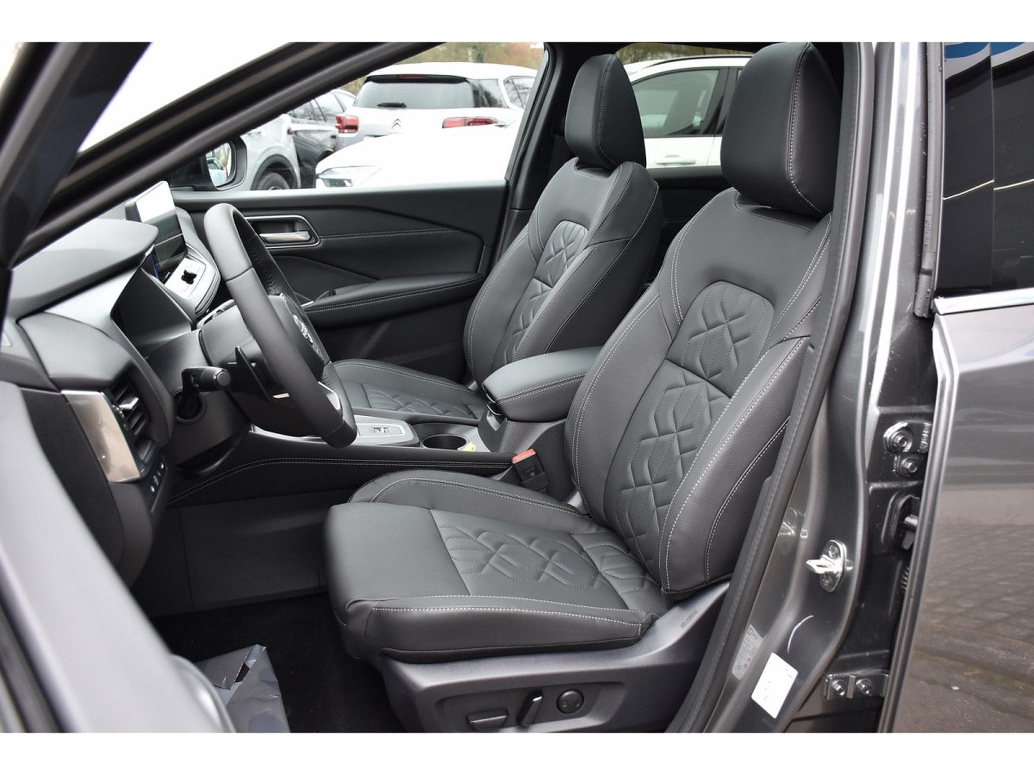 Nissan Qashqai 1.3 DIG-T MHEV Tekna Xtronic CUIR MEMO BOSE PANO NEUF (2026) - Foto 6