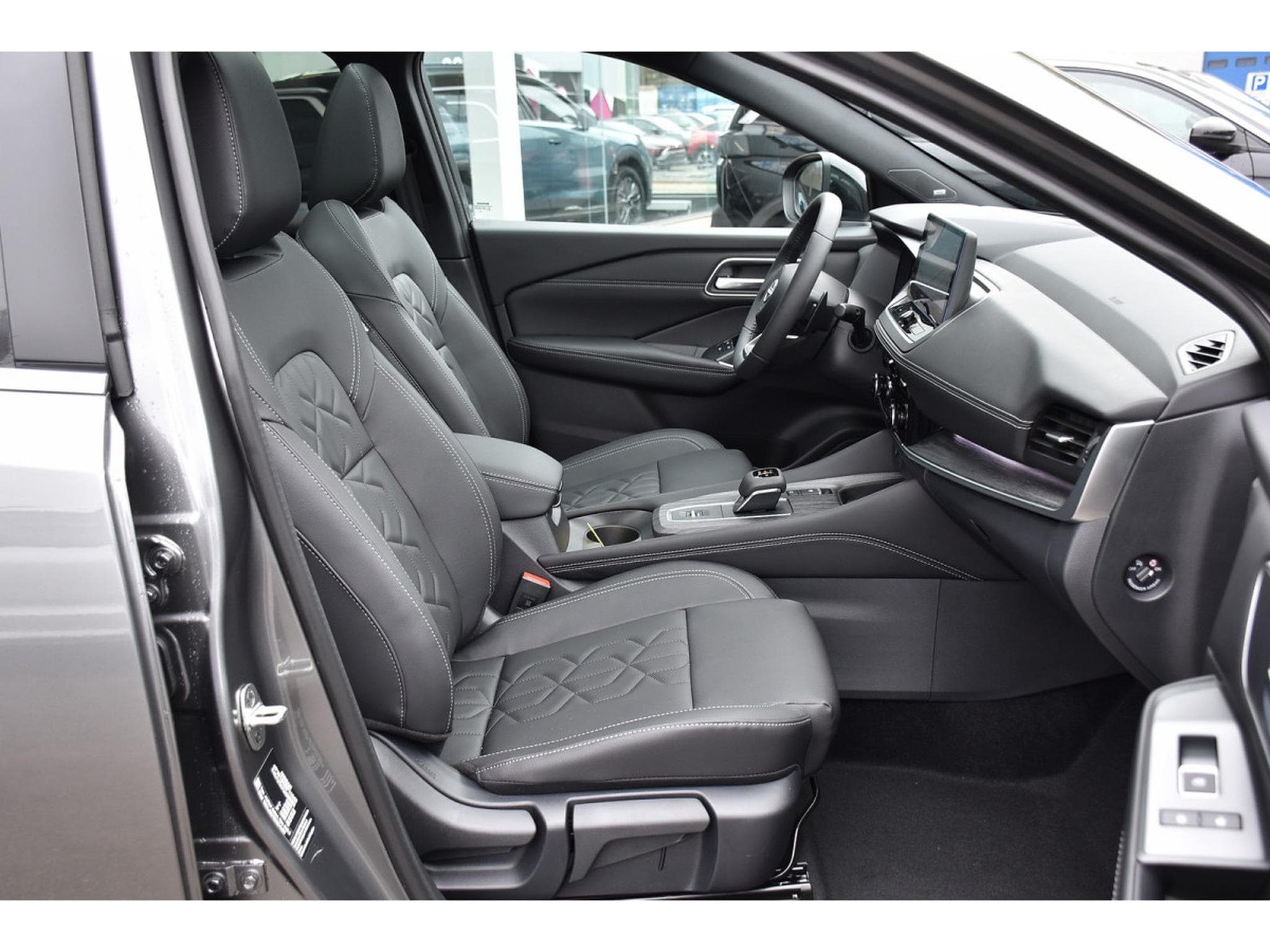 Nissan Qashqai 1.3 DIG-T MHEV Tekna Xtronic CUIR MEMO BOSE PANO NEUF (2026) - Foto 7
