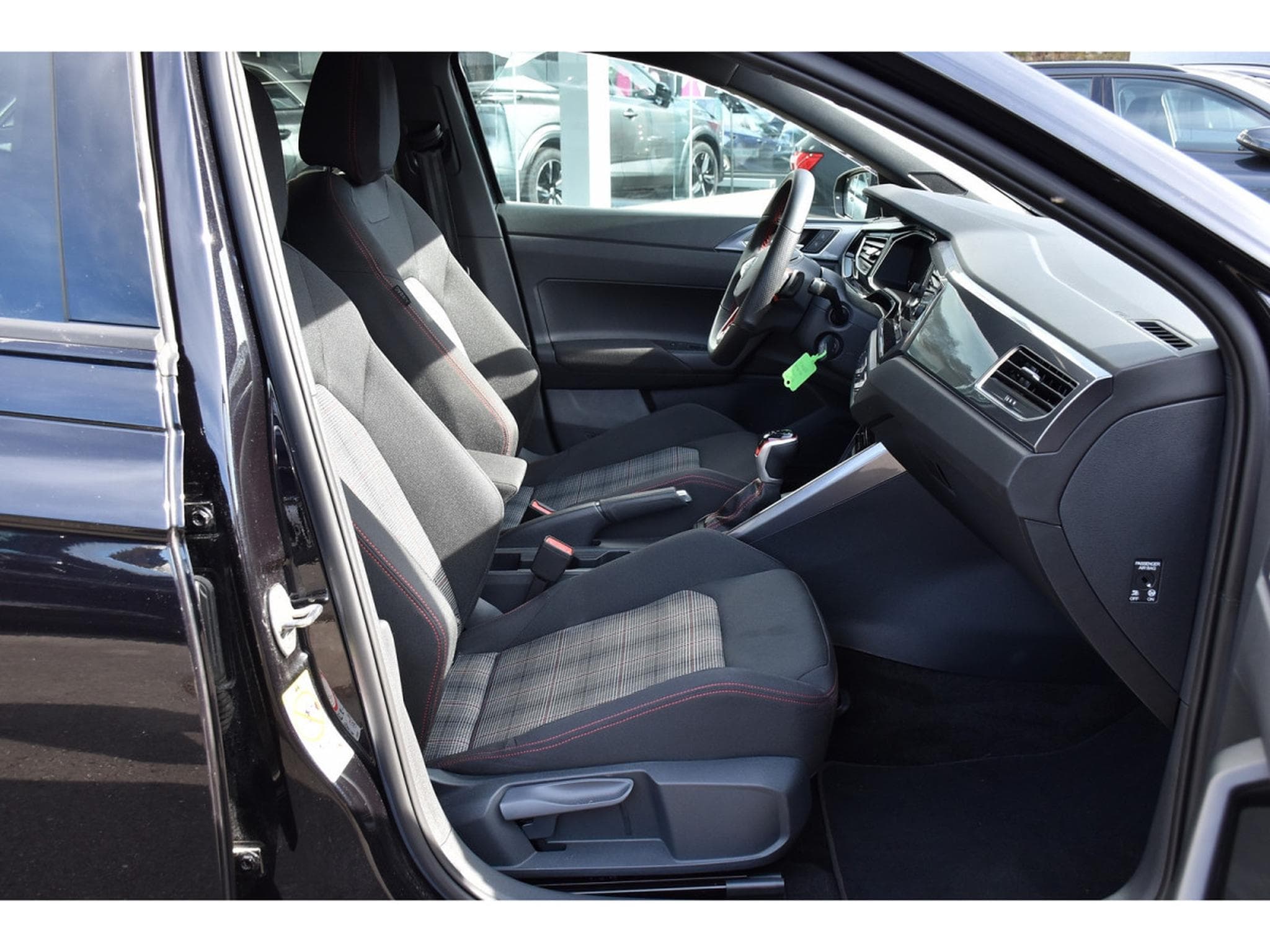 VW Polo 2.0 TSI DSG ACC TRAVEL LANE SIDE IQ.LIGHT PARK ASSIST 1°MAIN (2024) - Foto 7