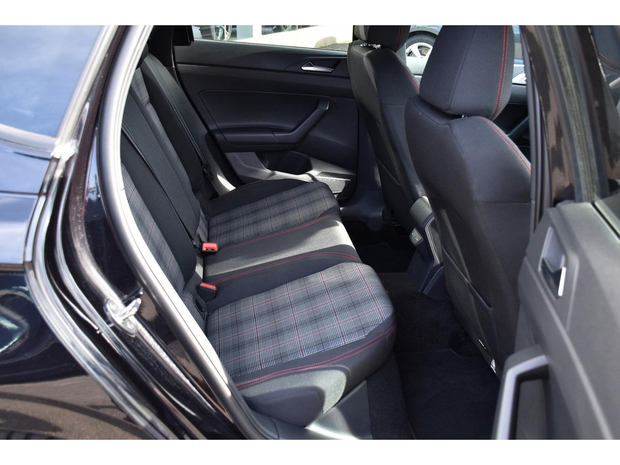 VW Polo 2.0 TSI DSG ACC TRAVEL LANE SIDE IQ.LIGHT PARK ASSIST 1°MAIN (2024) - Foto 8