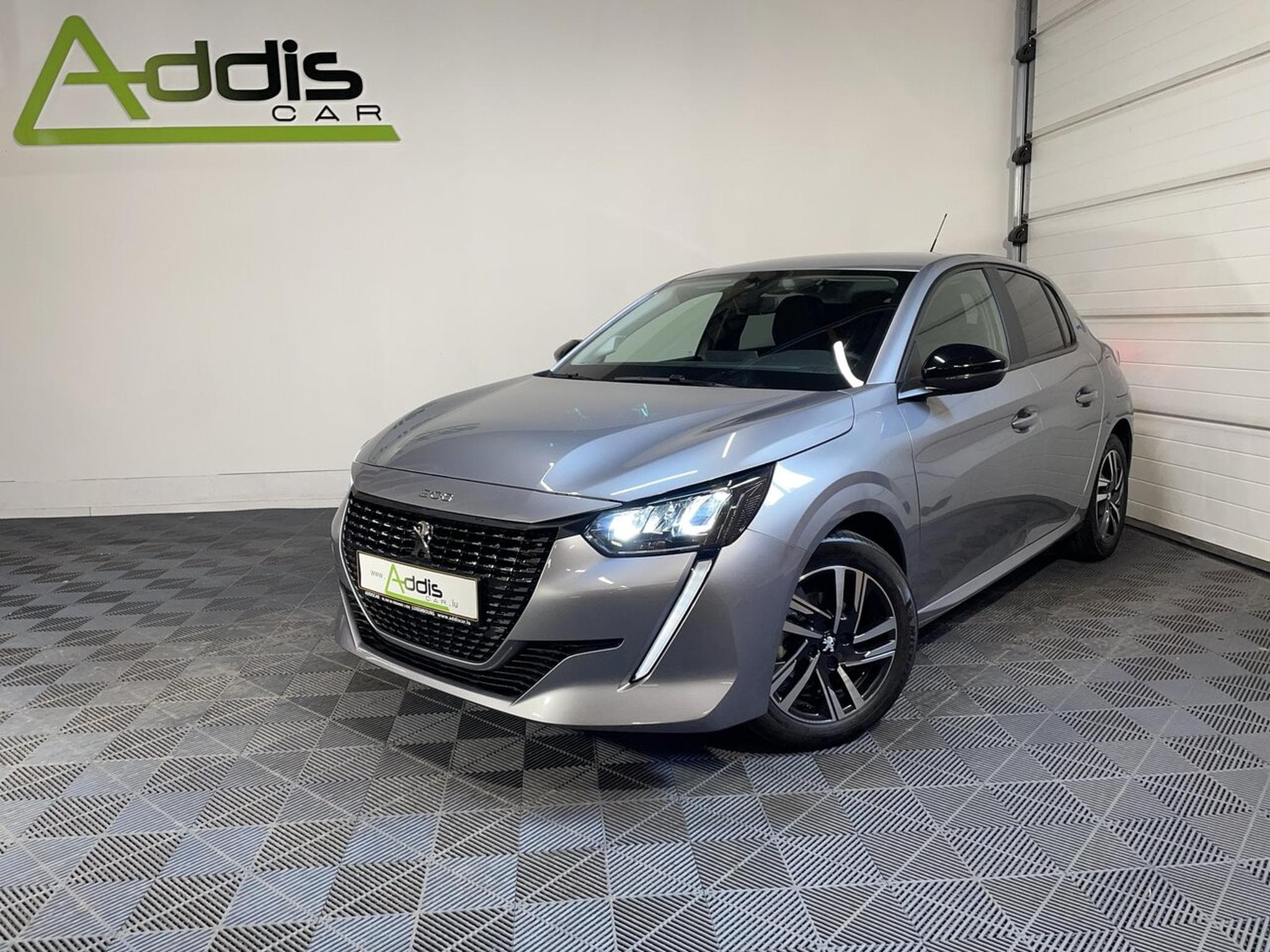 Peugeot 208 1.2 ESSENCE 75 CV STYLE CARPLAY 5P (2023) - Photo 1