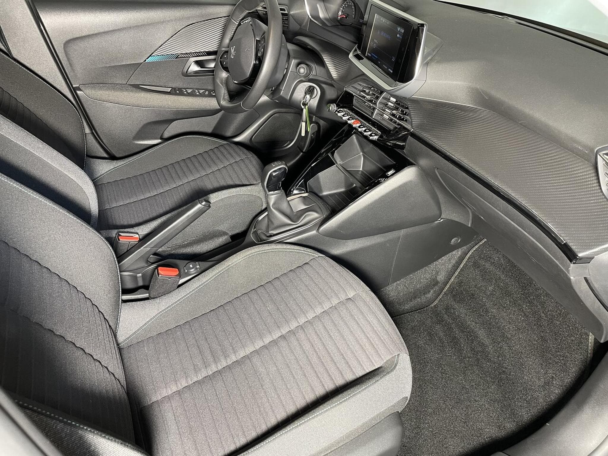 Peugeot 208 1.2 ESSENCE 75 CV STYLE CARPLAY 5P (2023) - Photo 10
