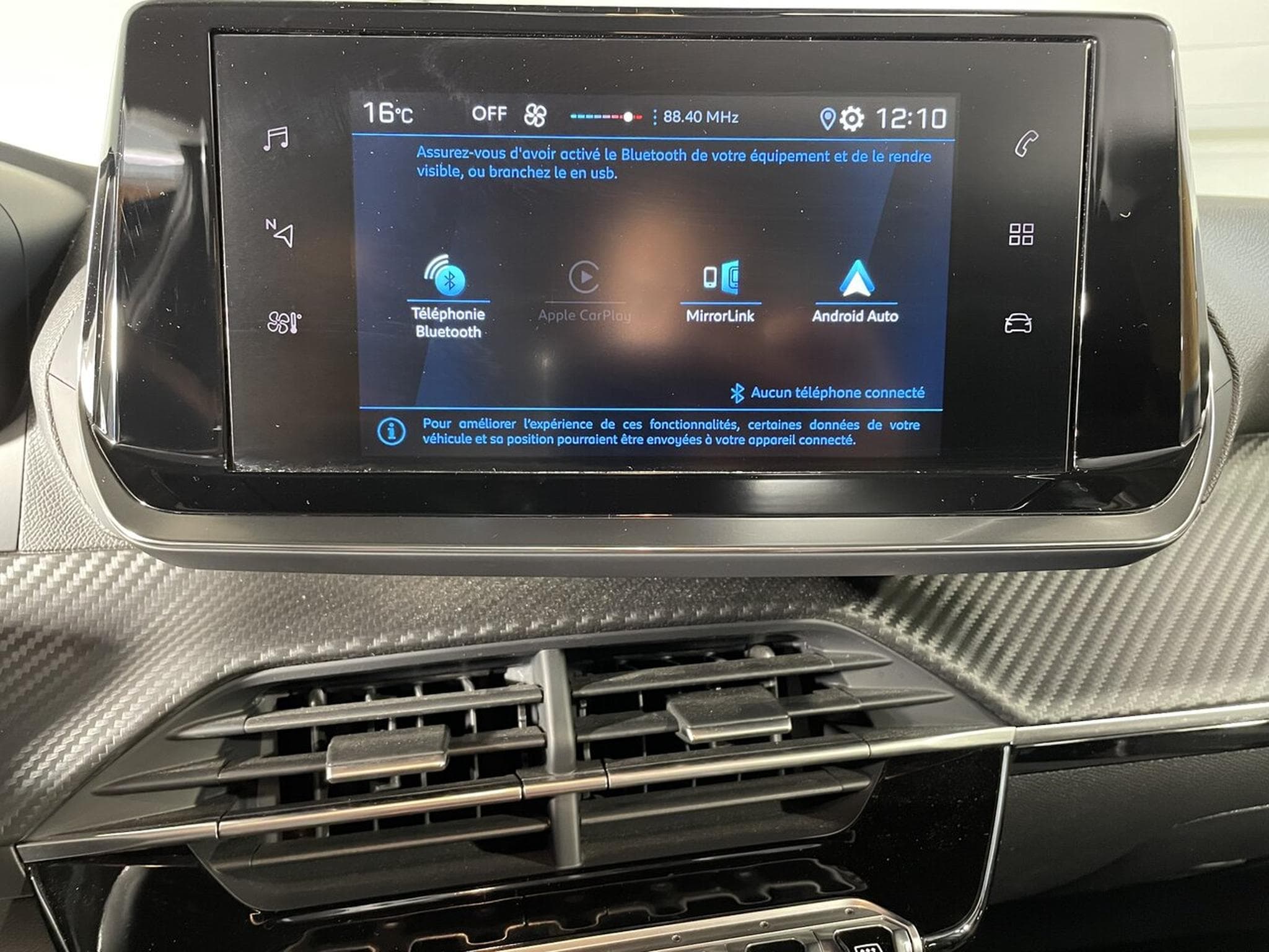 Peugeot 208 1.2 ESSENCE 75 CV STYLE CARPLAY 5P (2023) - Photo 4