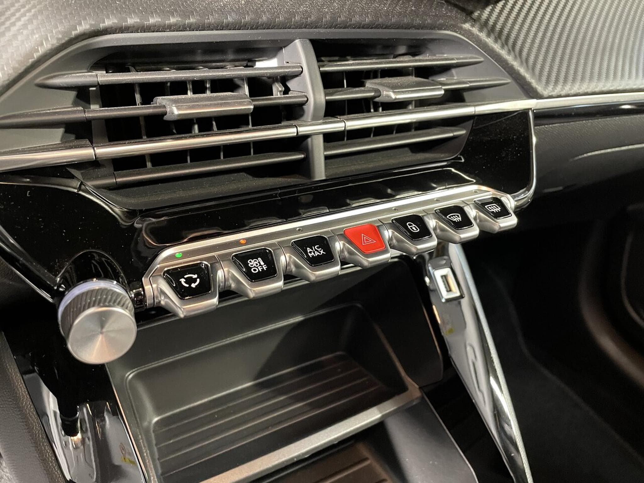 Peugeot 208 1.2 ESSENCE 75 CV STYLE CARPLAY 5P (2023) - Photo 5