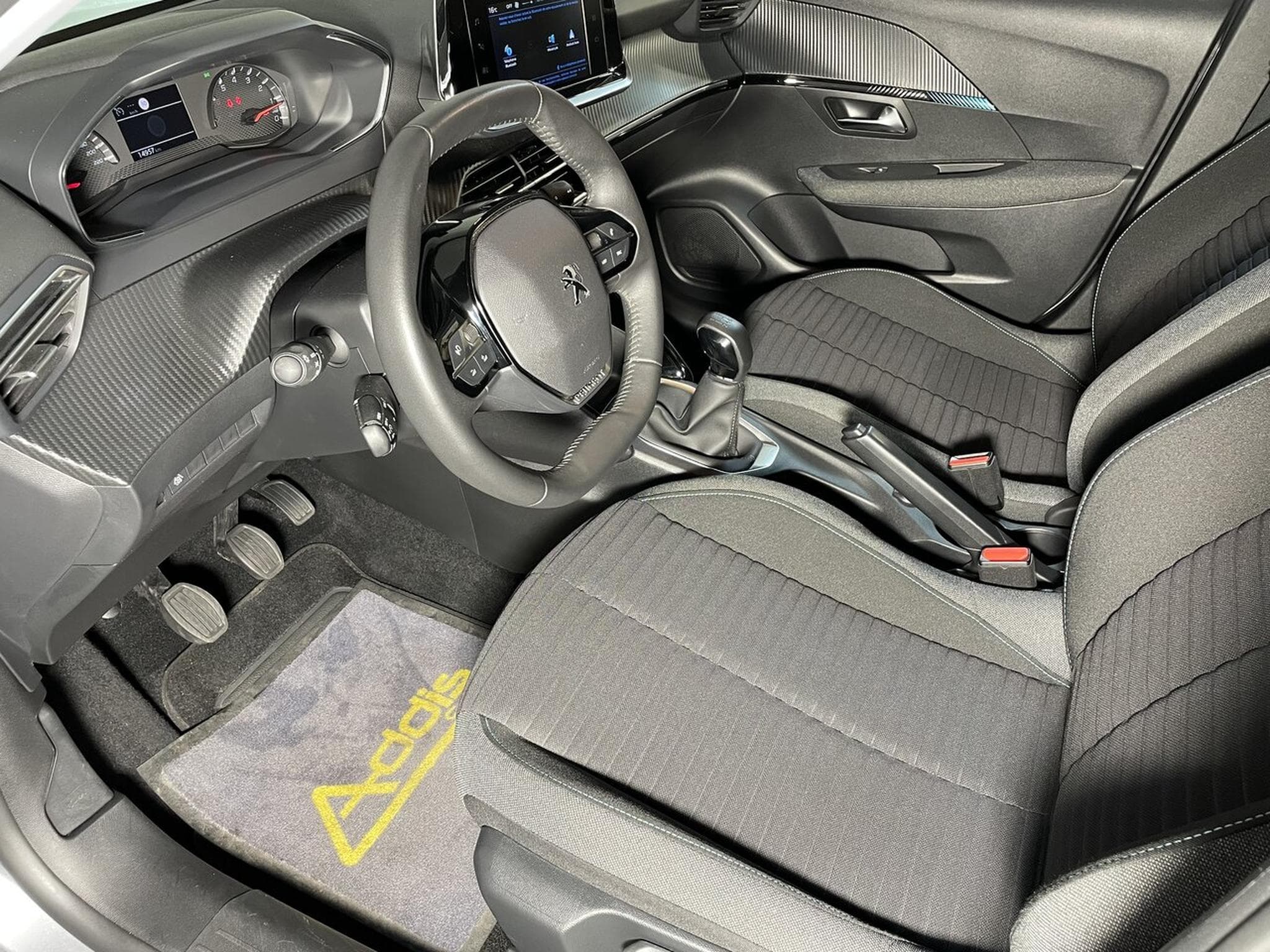 Peugeot 208 1.2 ESSENCE 75 CV STYLE CARPLAY 5P (2023) - Photo 9