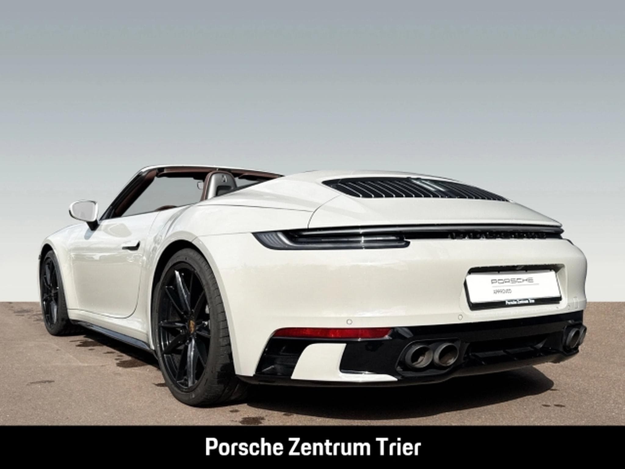 Porsche 992 (911) Carrera 4S Cabriolet (2023) - Photo 3