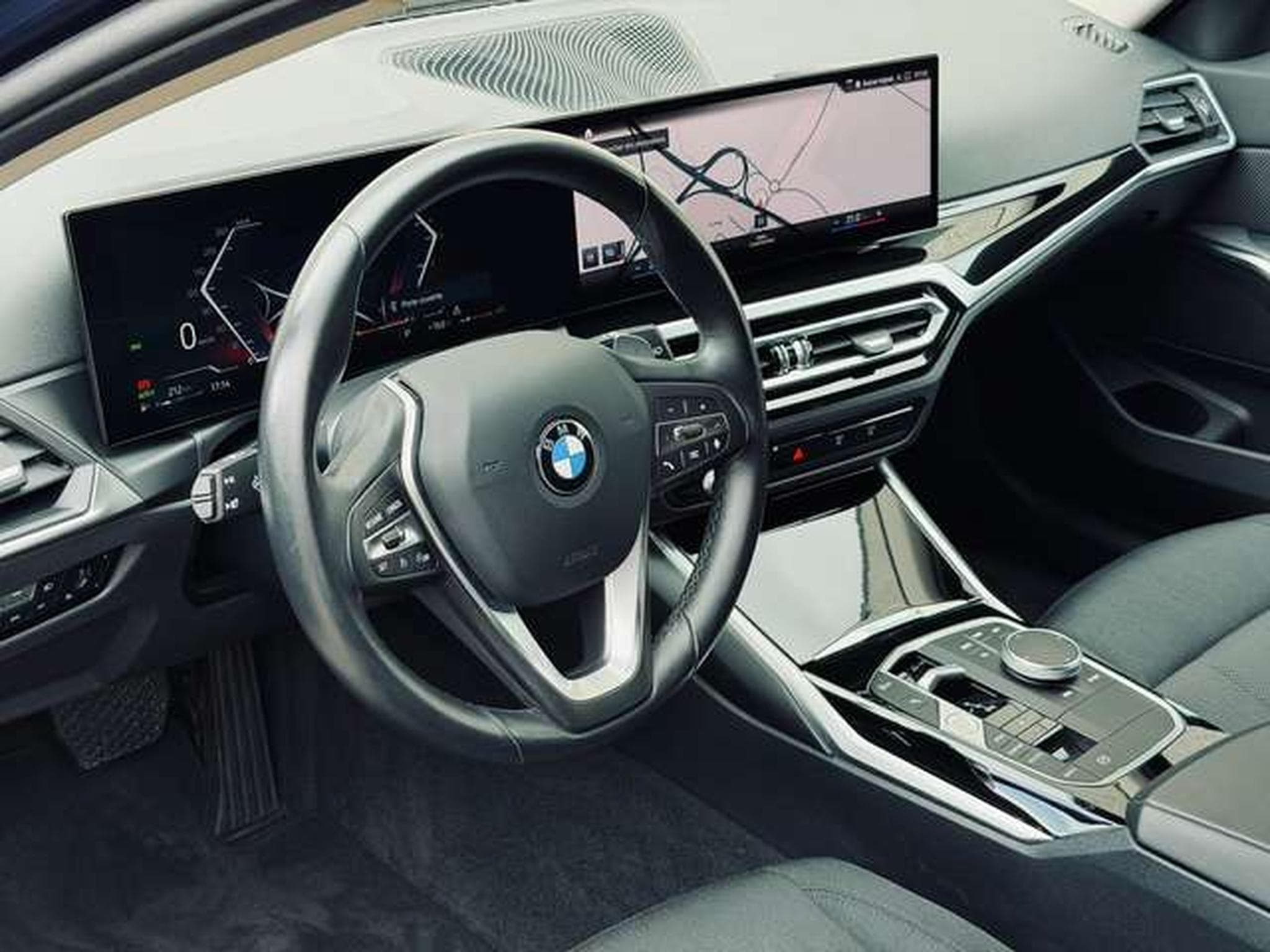 BMW 318 Touring 318 dA MHEV (2023) - Photo 10