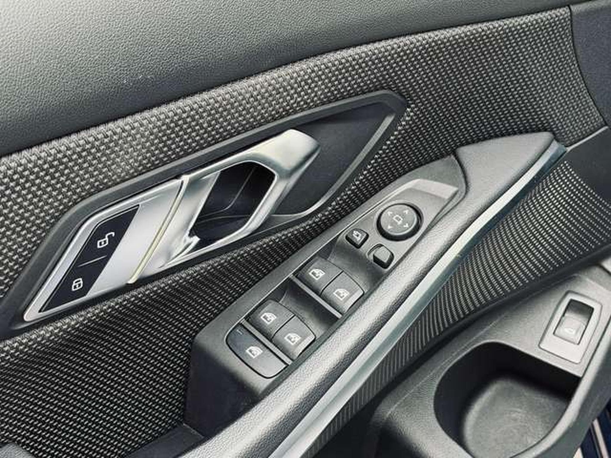 BMW 318 Touring 318 dA MHEV (2023) - Photo 11
