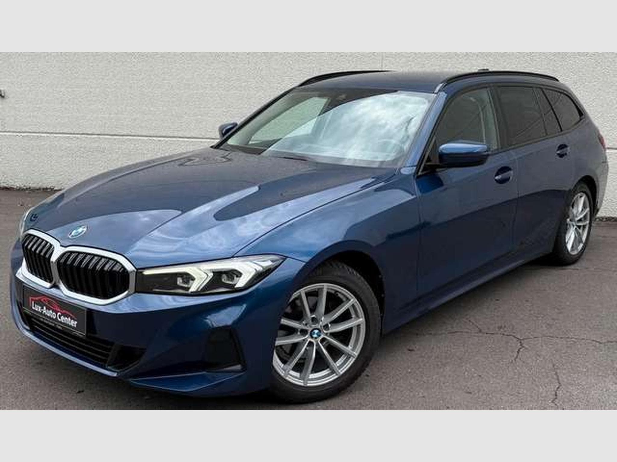 BMW 318 Touring 318 dA MHEV (2023) - Photo 2