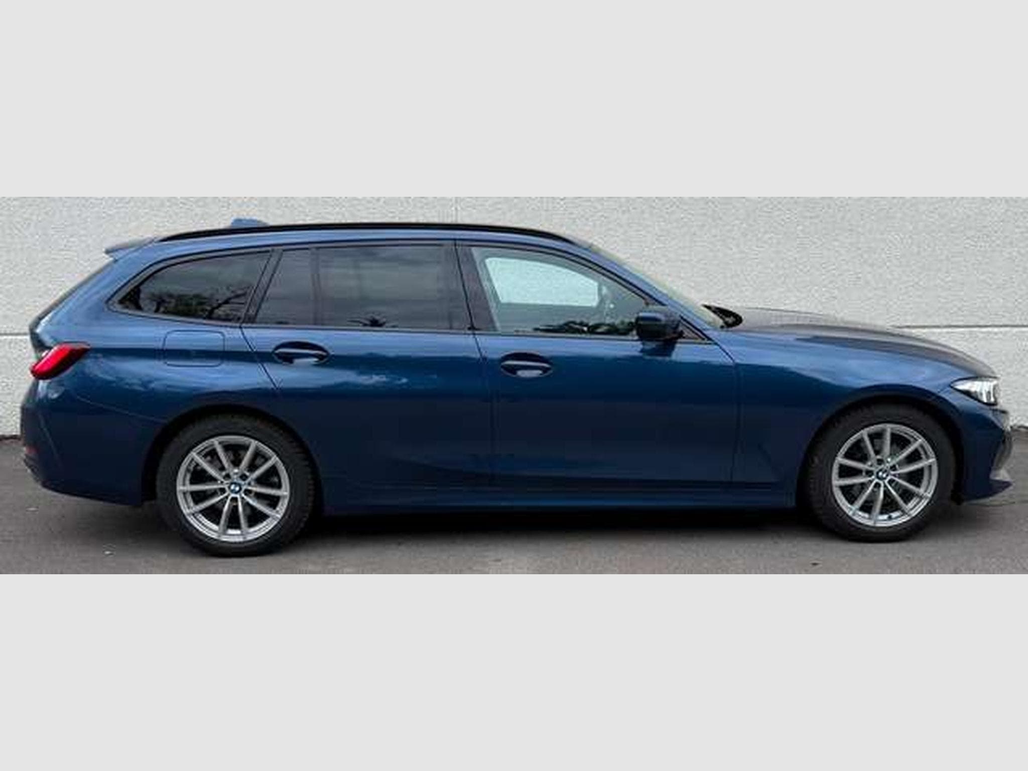 BMW 318 Touring 318 dA MHEV (2023) - Photo 4