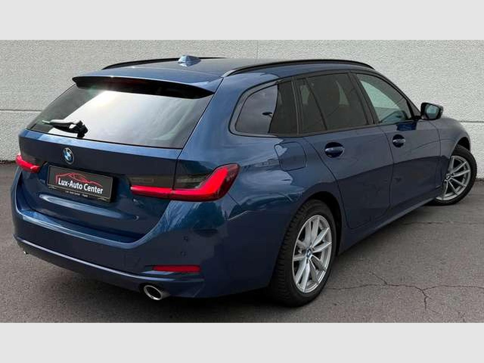 BMW 318 Touring 318 dA MHEV (2023) - Photo 6