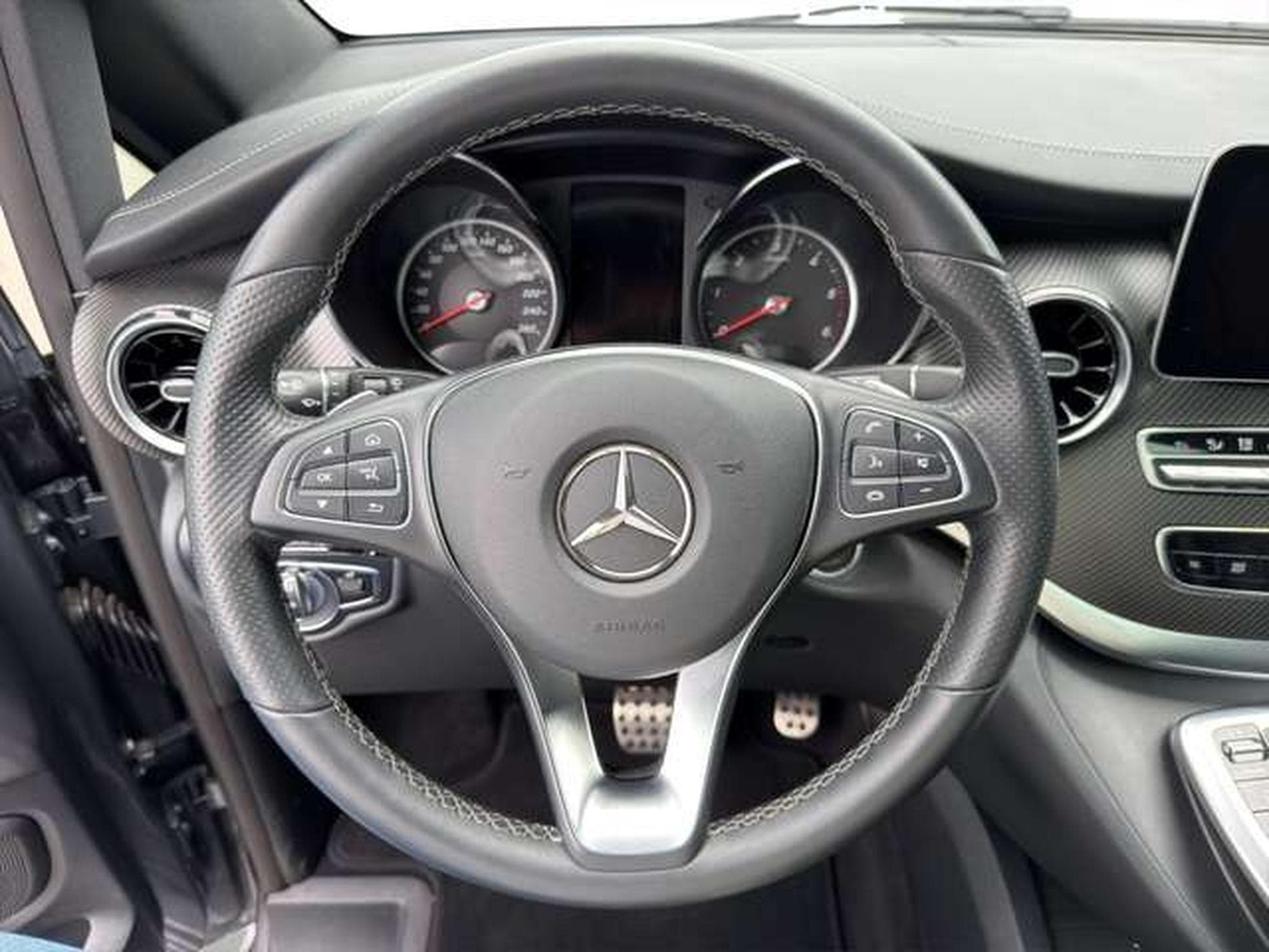 Mercedes V d AMG Line 4MATIC lang Leder AHK Air Night (2023) - Photo 10