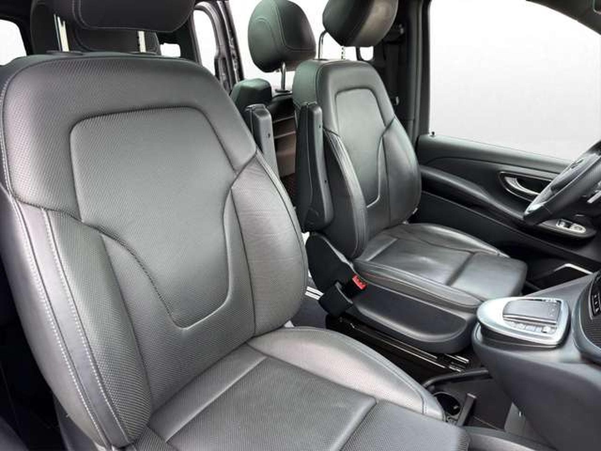 Mercedes V d AMG Line 4MATIC lang Leder AHK Air Night (2023) - Photo 18