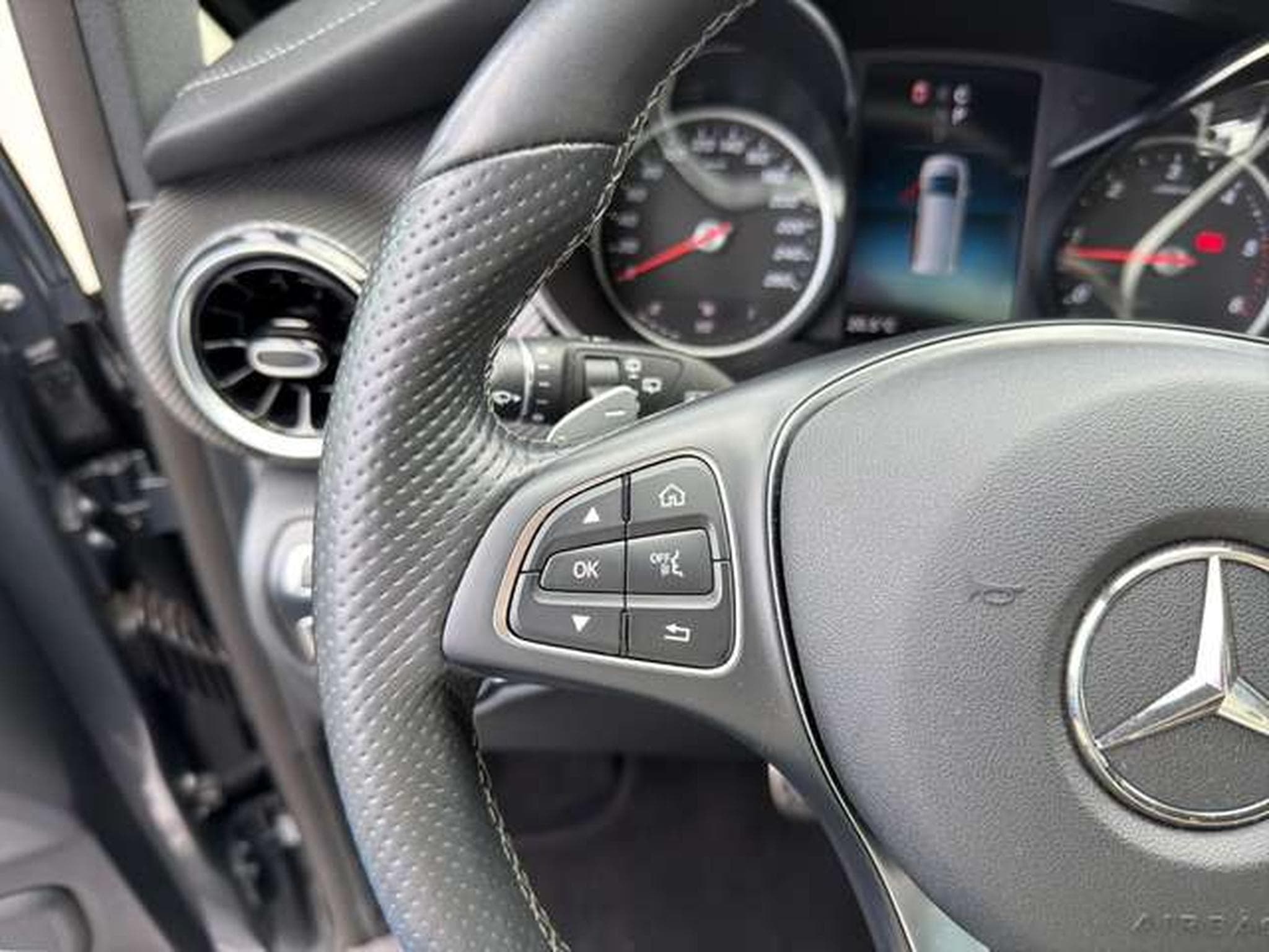 Mercedes V d AMG Line 4MATIC lang Leder AHK Air Night (2023) - Photo 29