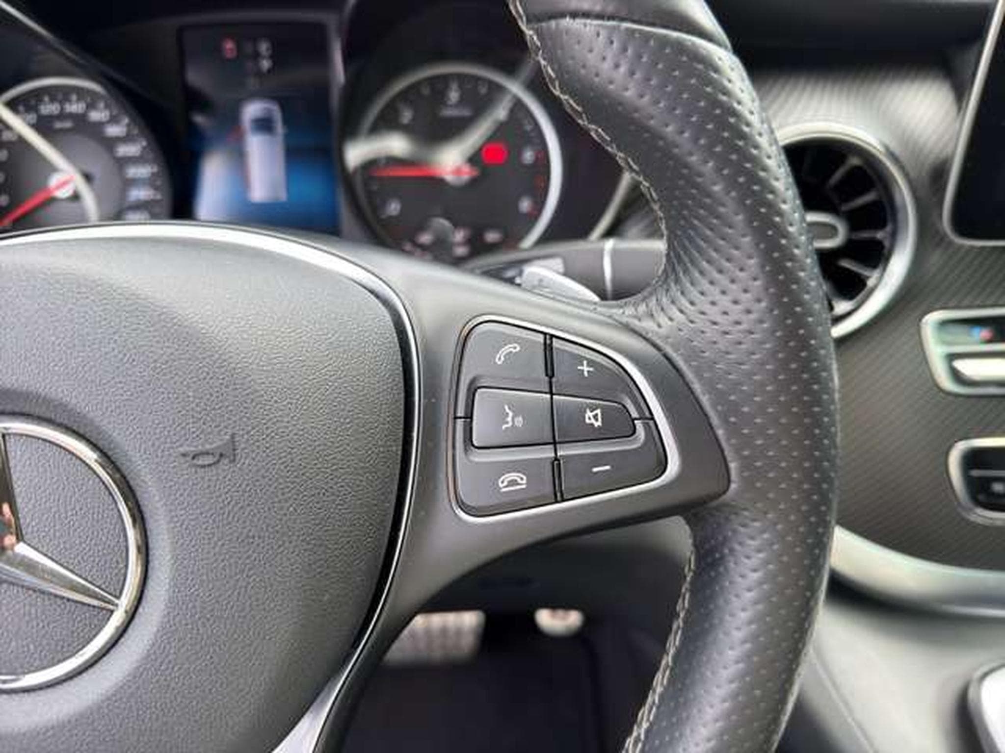 Mercedes V d AMG Line 4MATIC lang Leder AHK Air Night (2023) - Photo 30