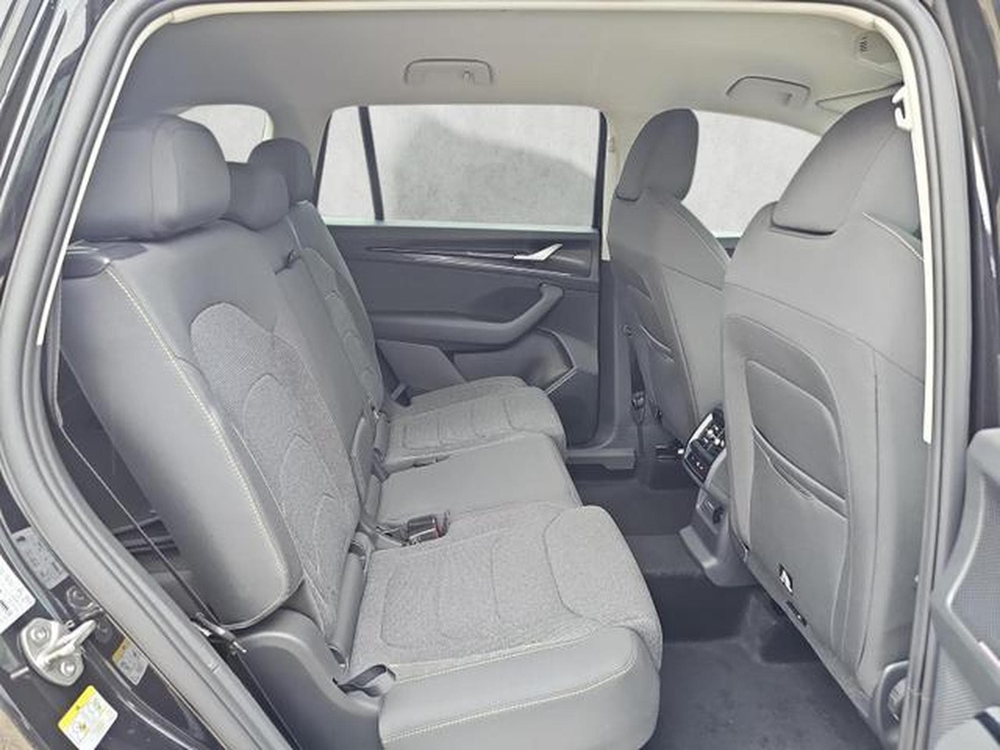 Skoda Kodiaq 1.5 TSI mHEV 110 kW Selection (2026) - Photo 13