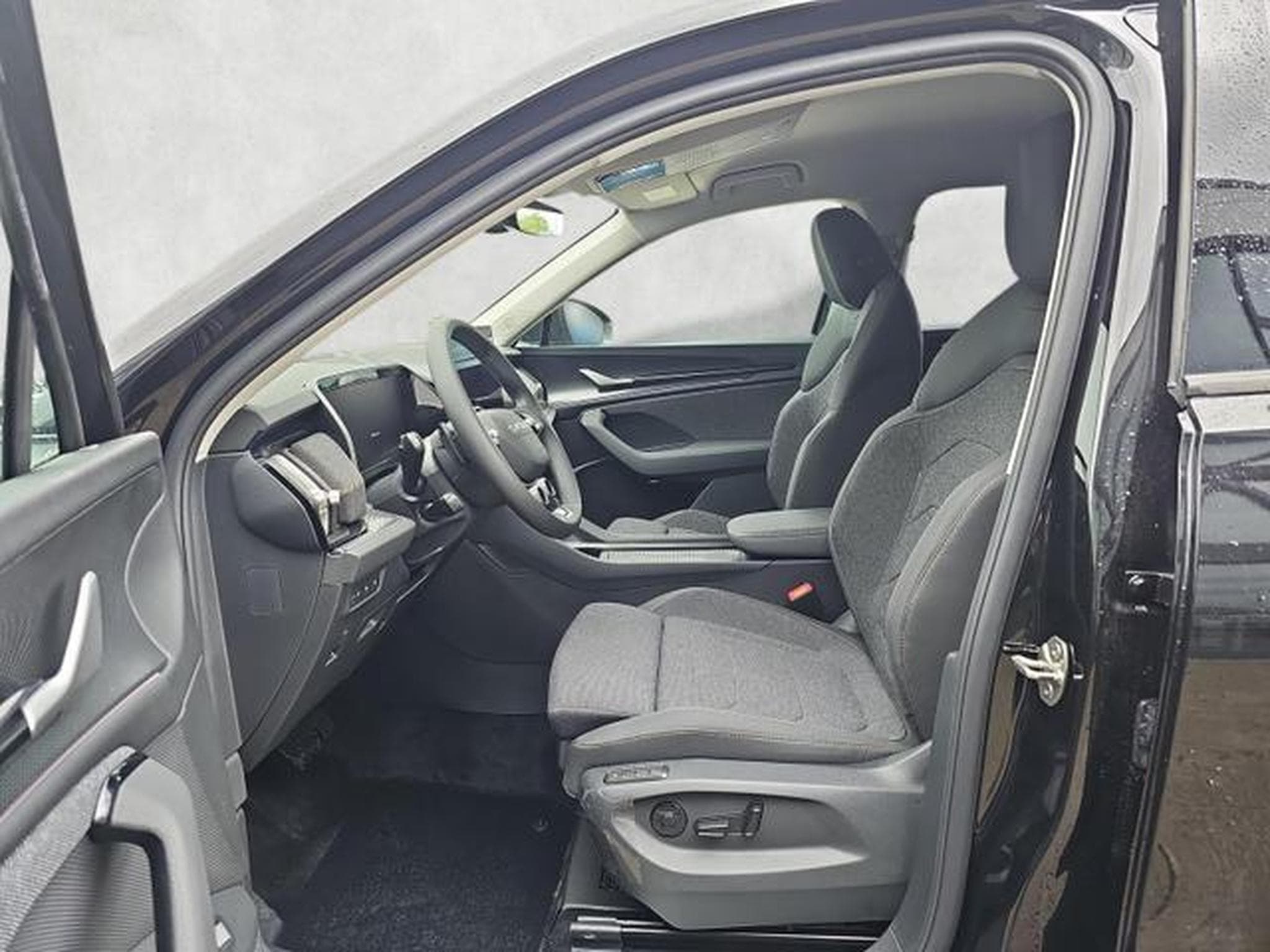 Skoda Kodiaq 1.5 TSI mHEV 110 kW Selection (2026) - Photo 9