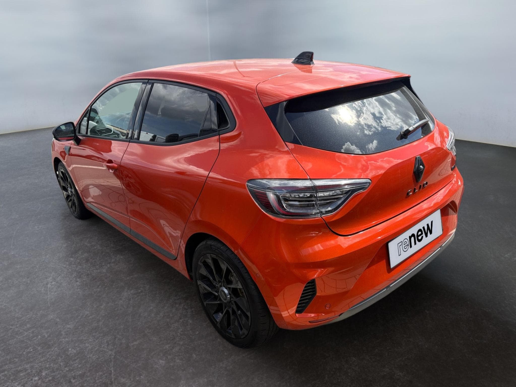 Renault Clio 1.6i Esprit Alpine E-Tech Full Hybrid (2025) - Foto 3