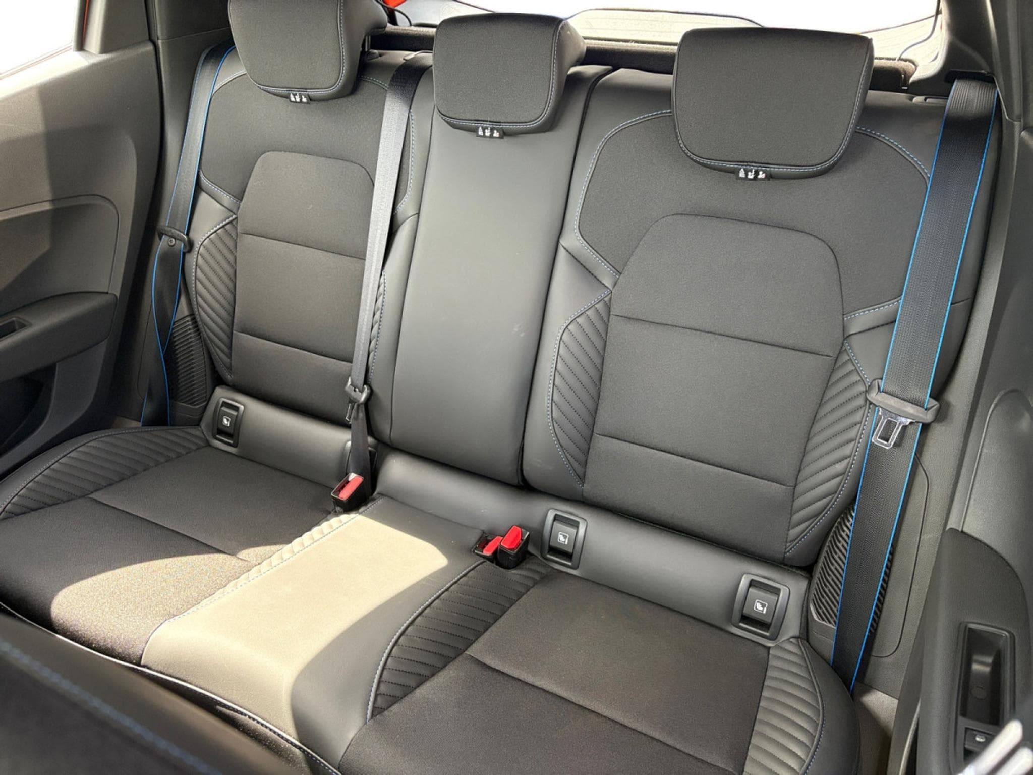 Renault Clio 1.6i Esprit Alpine E-Tech Full Hybrid (2025) - Foto 9