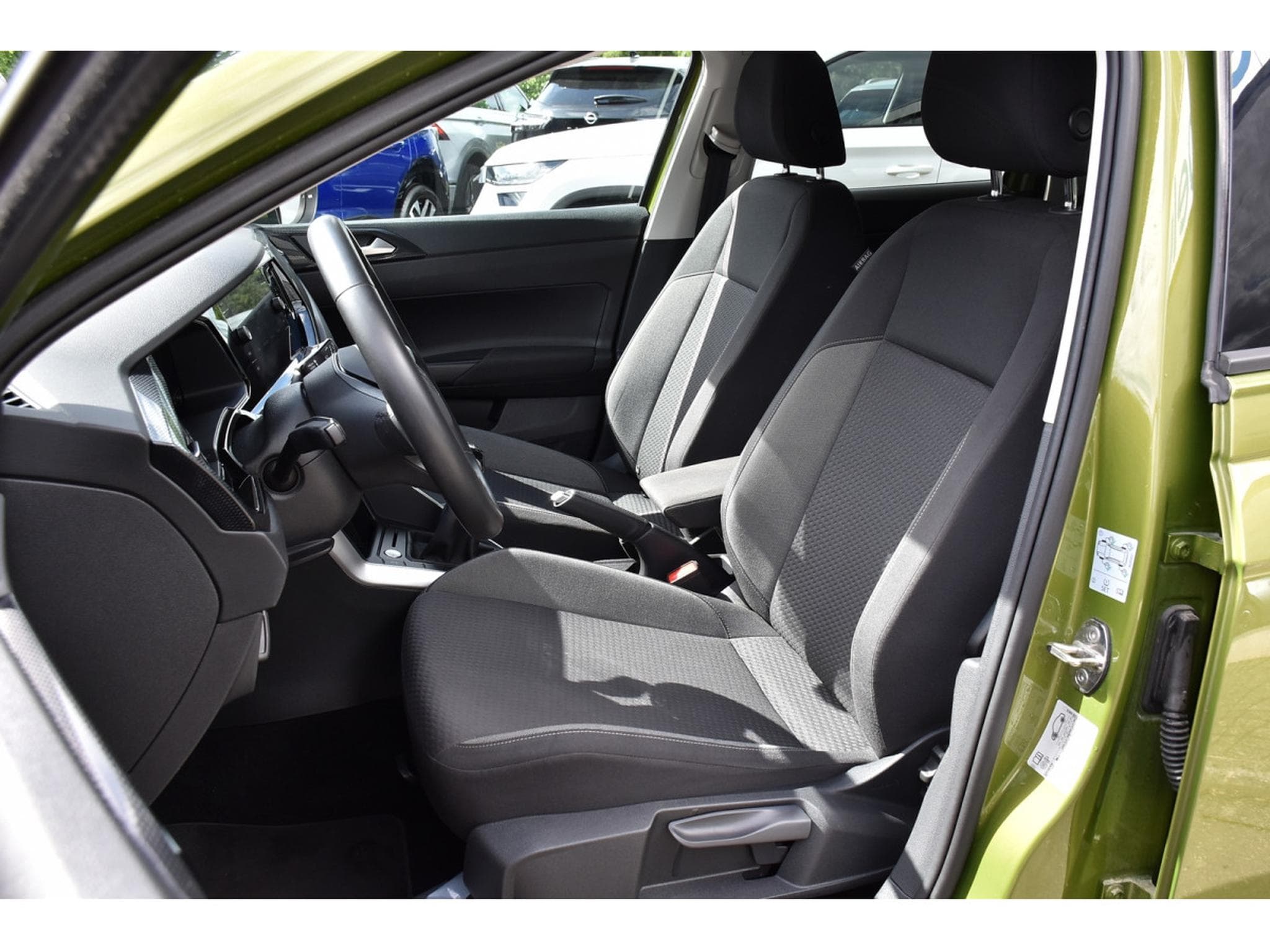 VW Taigo 1.0 TSI Life ACC TRAVEL CAM KEYLESS 1° MAIN (2025) - Foto 6