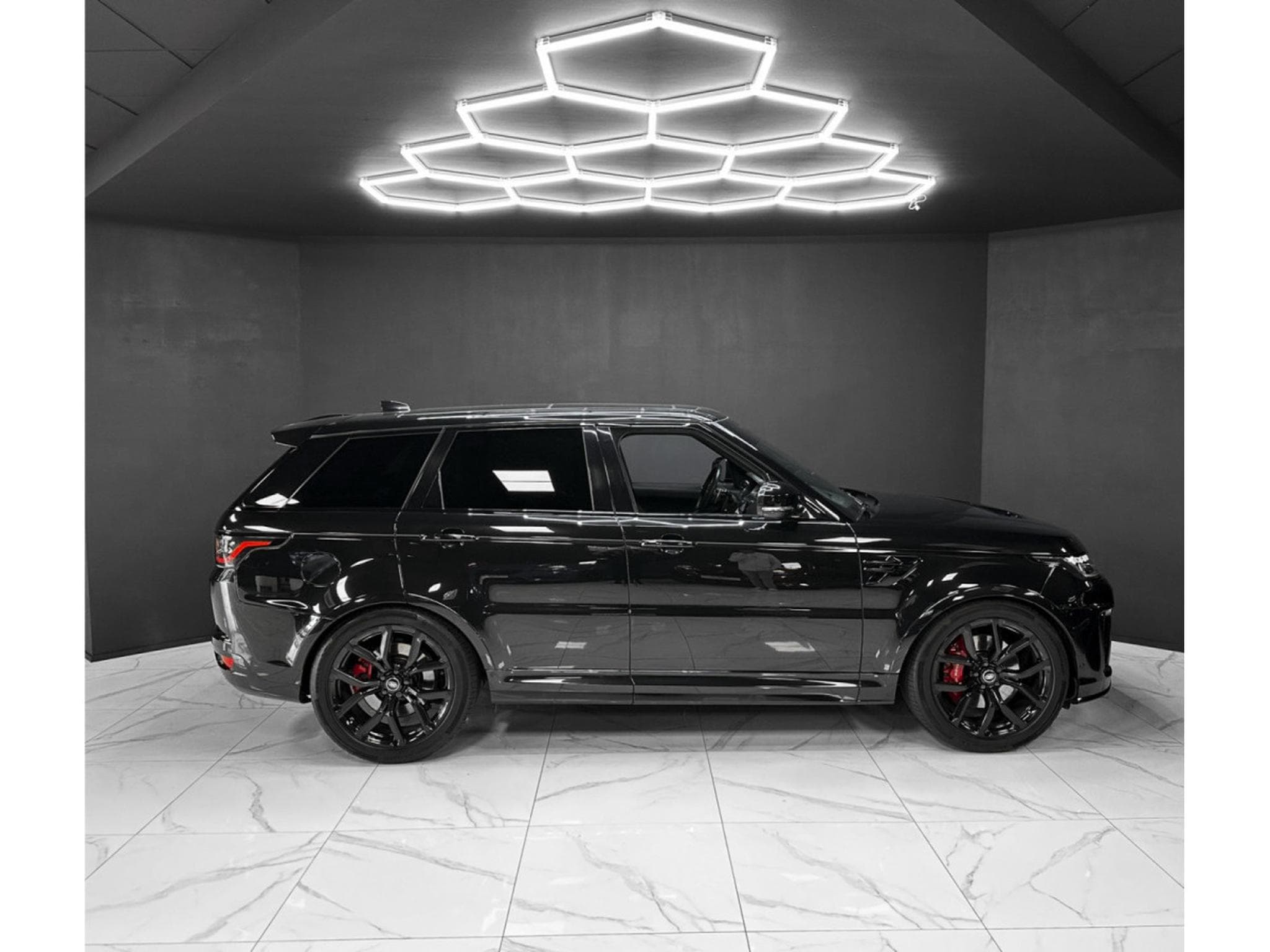 Land-Rover Range Rover Sport 5.0 V8 P575 SVR (2020) - Foto 6