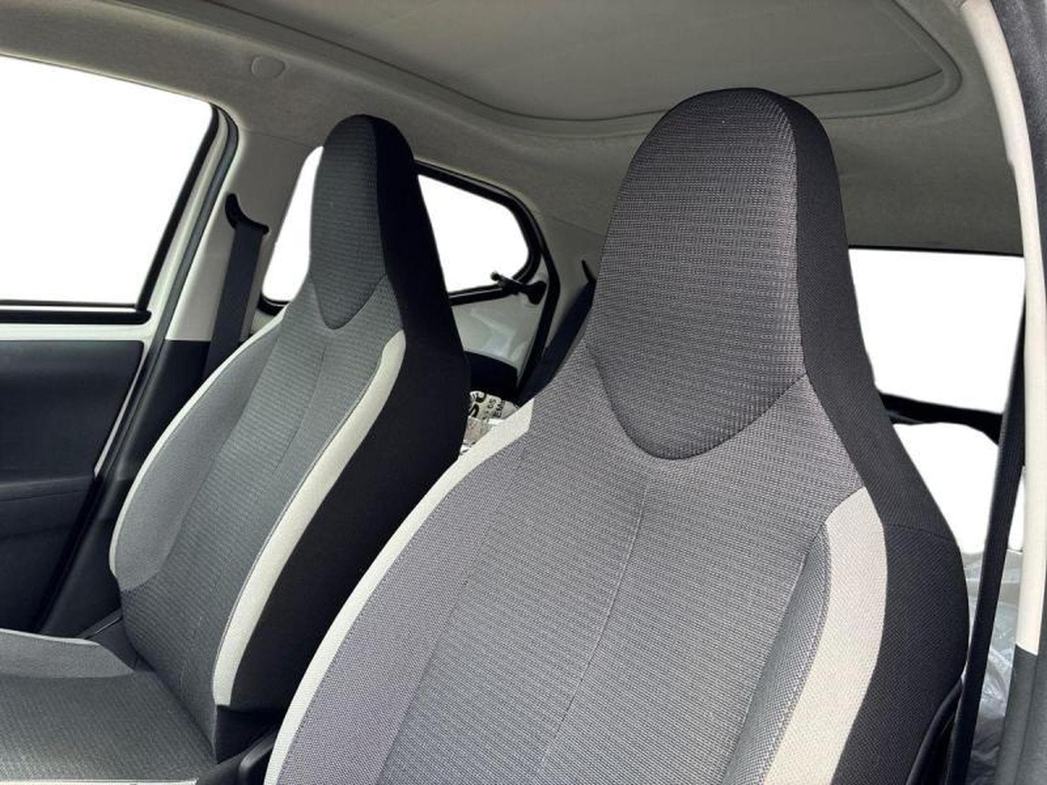 Toyota Aygo II X (2020) - Foto 11
