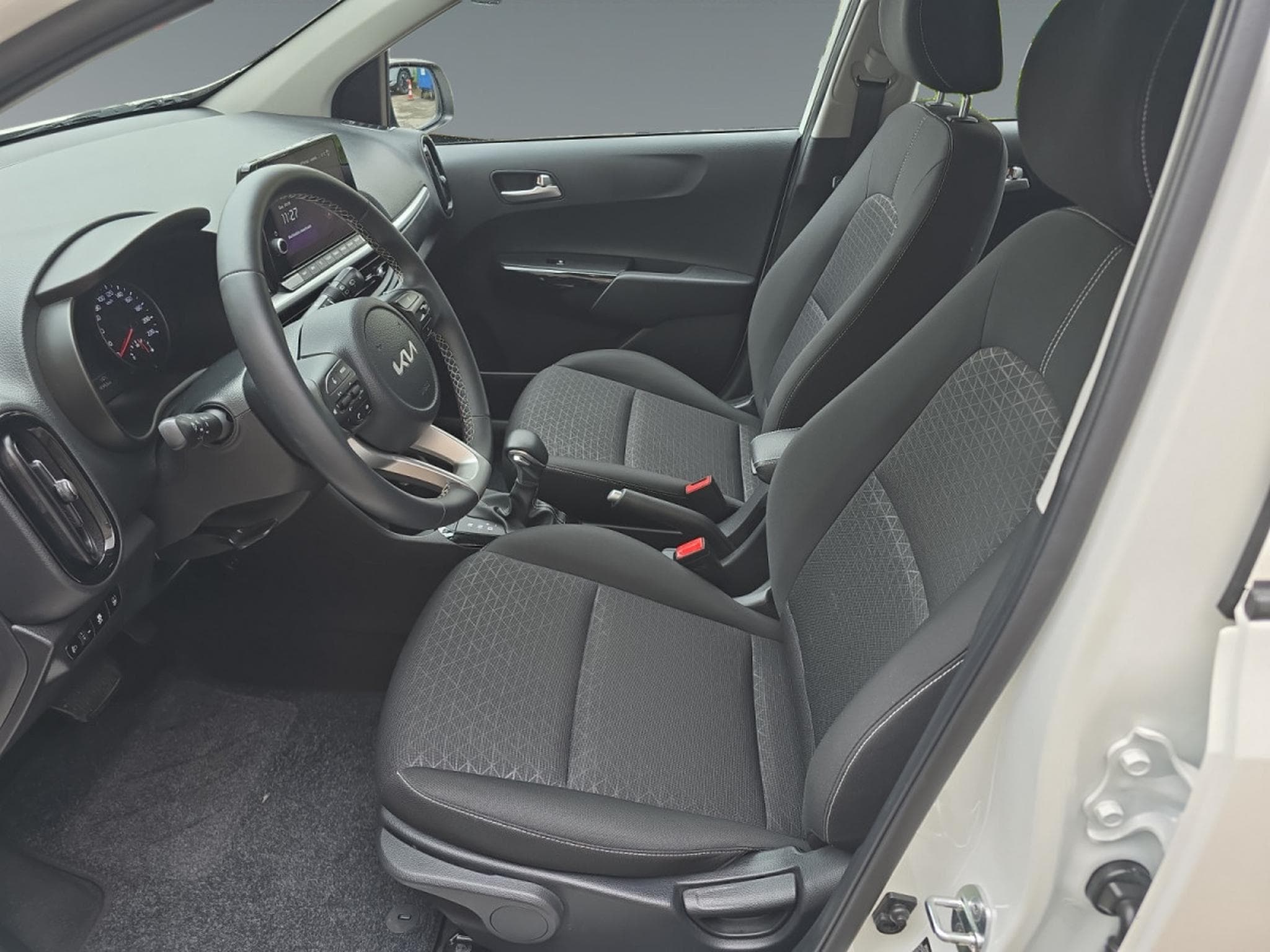 Kia Picanto Pulse 1.0 AMT ISG (2023) - Photo 9