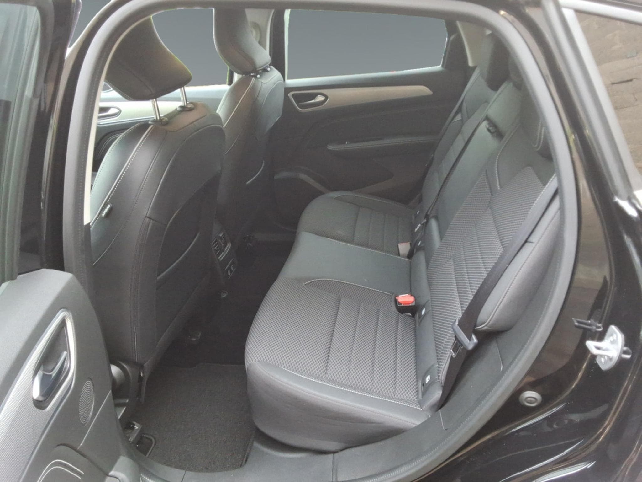 Renault Arkana E-Tech Hybride 5D AUTO6 4/5DOORS (2022) - Photo 14