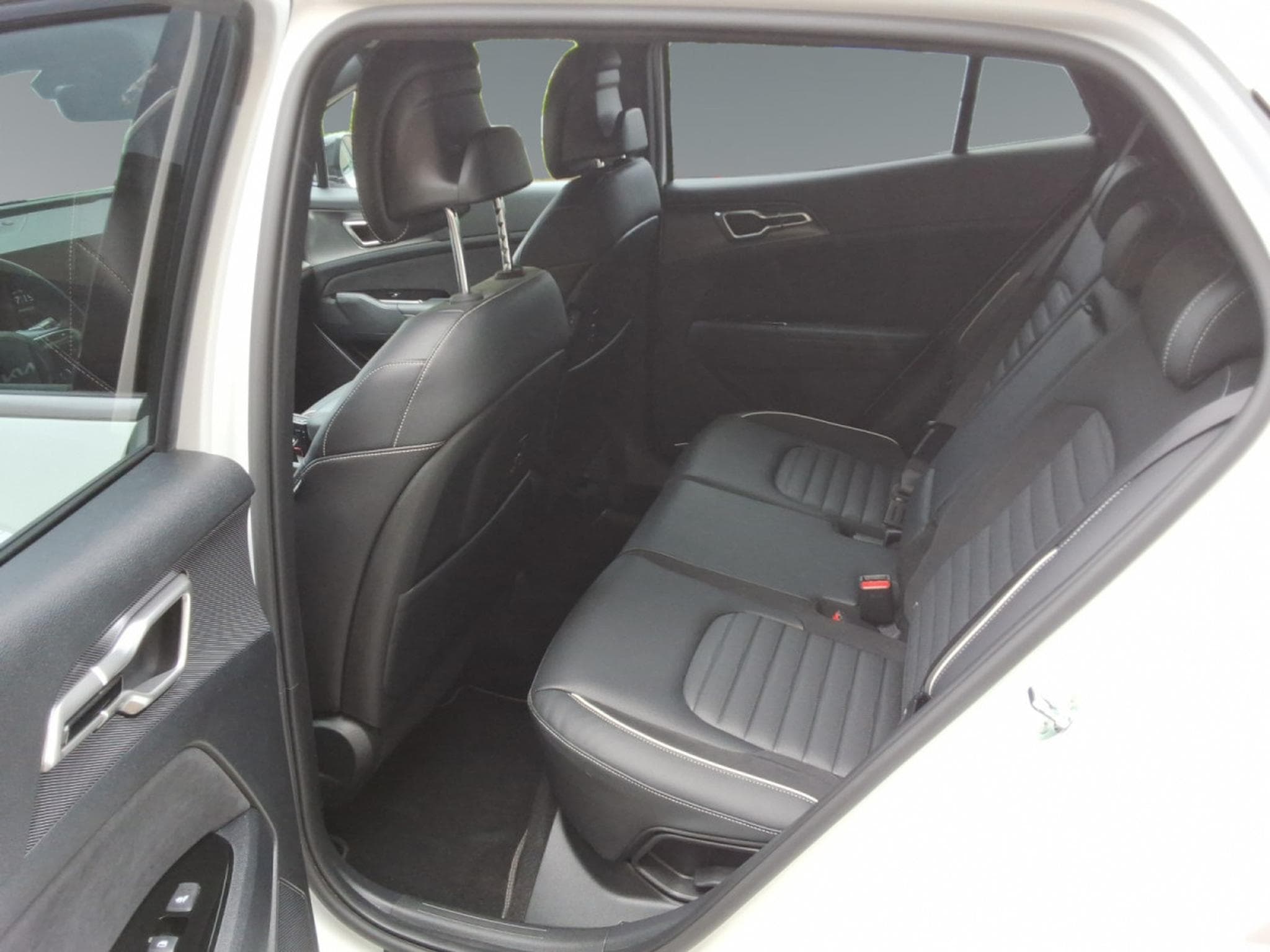 Kia Sportage GT Line 1.6 T-GDi 48V 7DCT (2025) - Photo 15