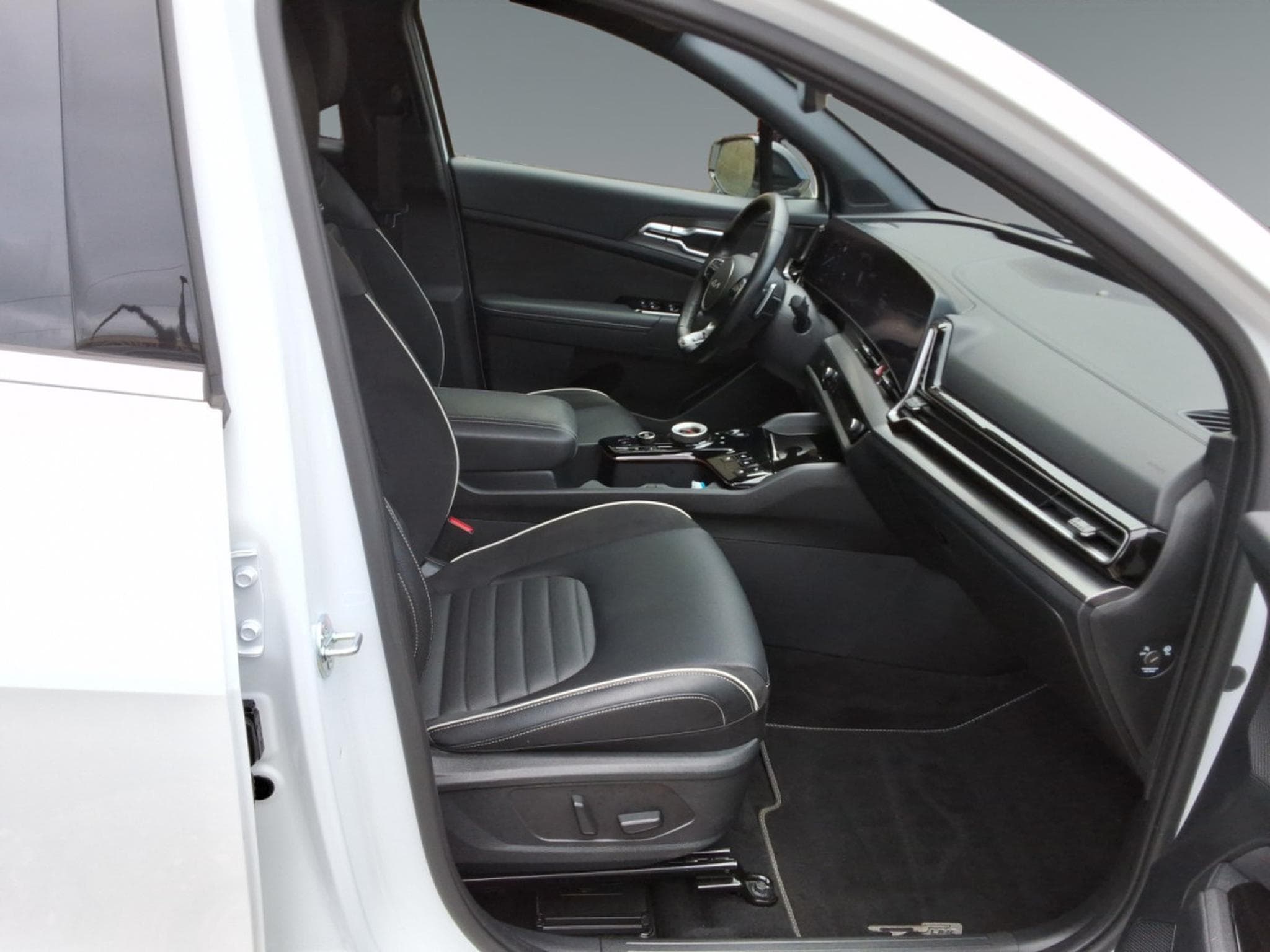 Kia Sportage GT Line 1.6 T-GDi 48V 7DCT (2025) - Photo 16