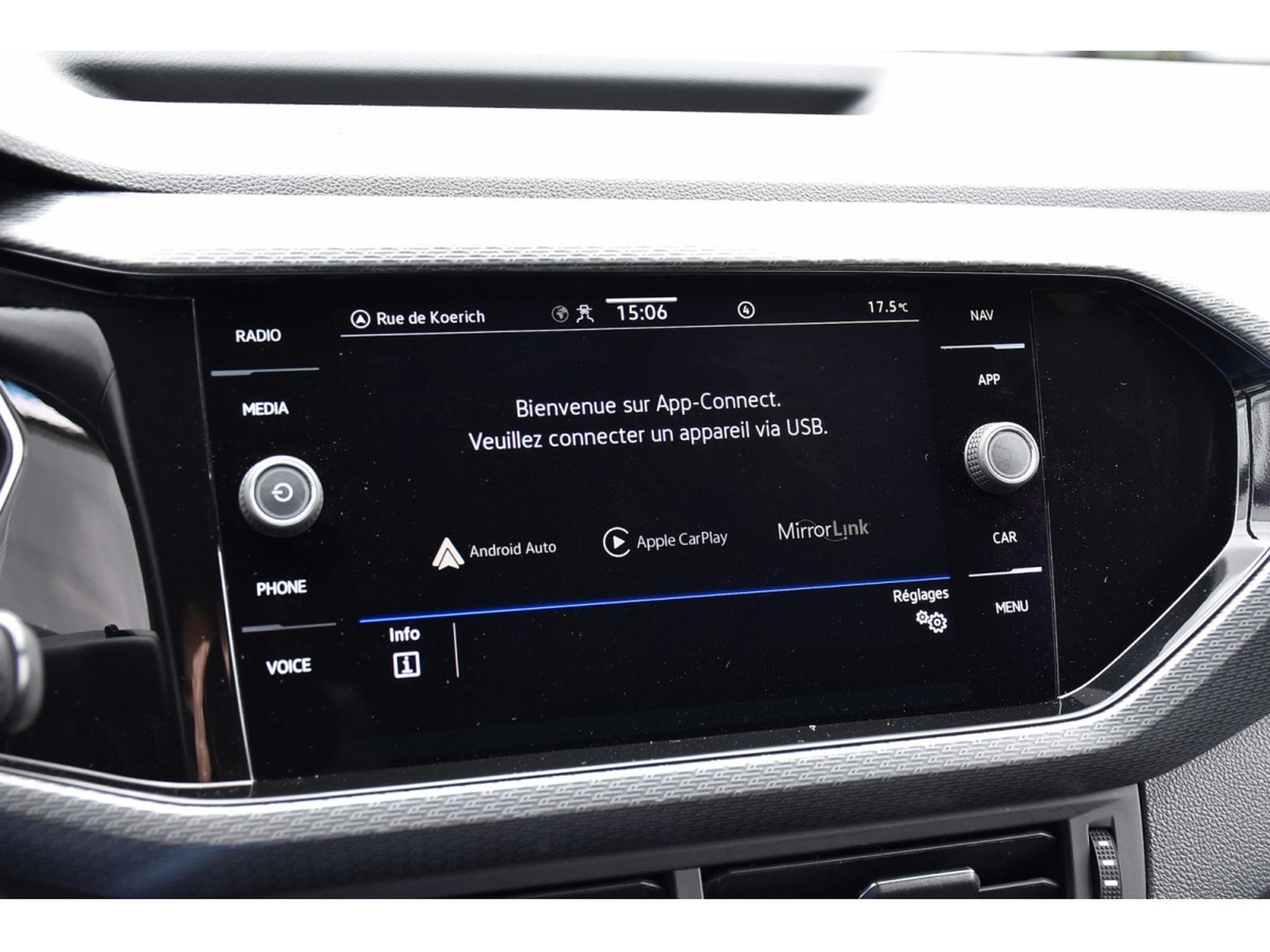 VW T-Cross 1.5 TSI R-Line DSG ACC LANE SIDE GPS KEYLESS CAM 1° MAIN (2022) - Foto 13