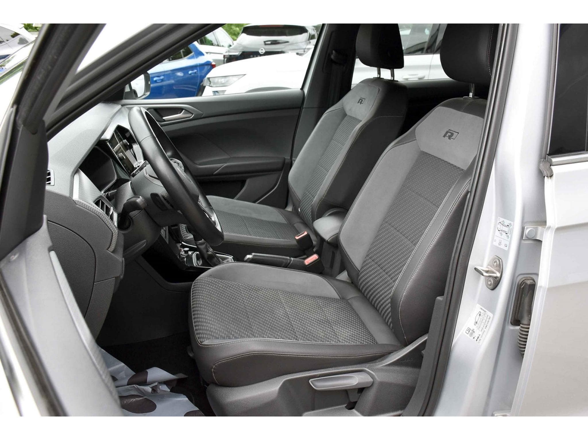 VW T-Cross 1.5 TSI R-Line DSG ACC LANE SIDE GPS KEYLESS CAM 1° MAIN (2022) - Foto 6