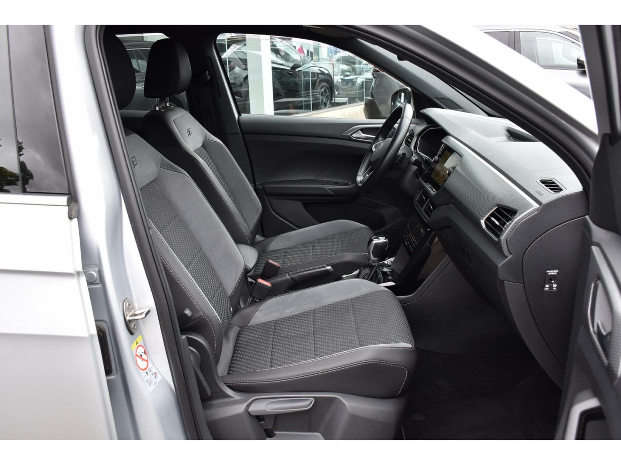 VW T-Cross 1.5 TSI R-Line DSG ACC LANE SIDE GPS KEYLESS CAM 1° MAIN (2022) - Foto 7
