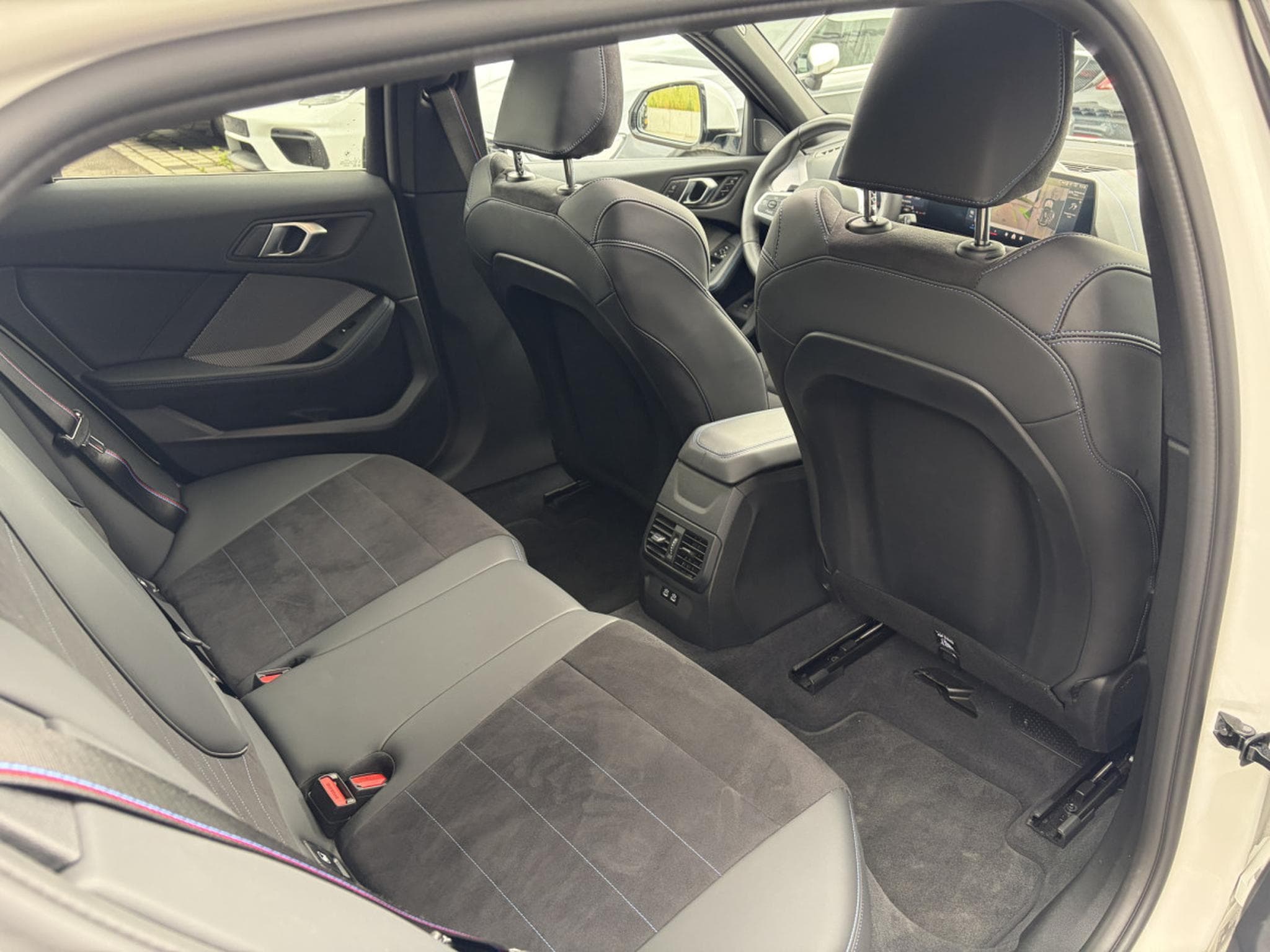 BMW 120 120 1 Limousine 120 M Sport/Mild Hybride (2025) - Photo 22