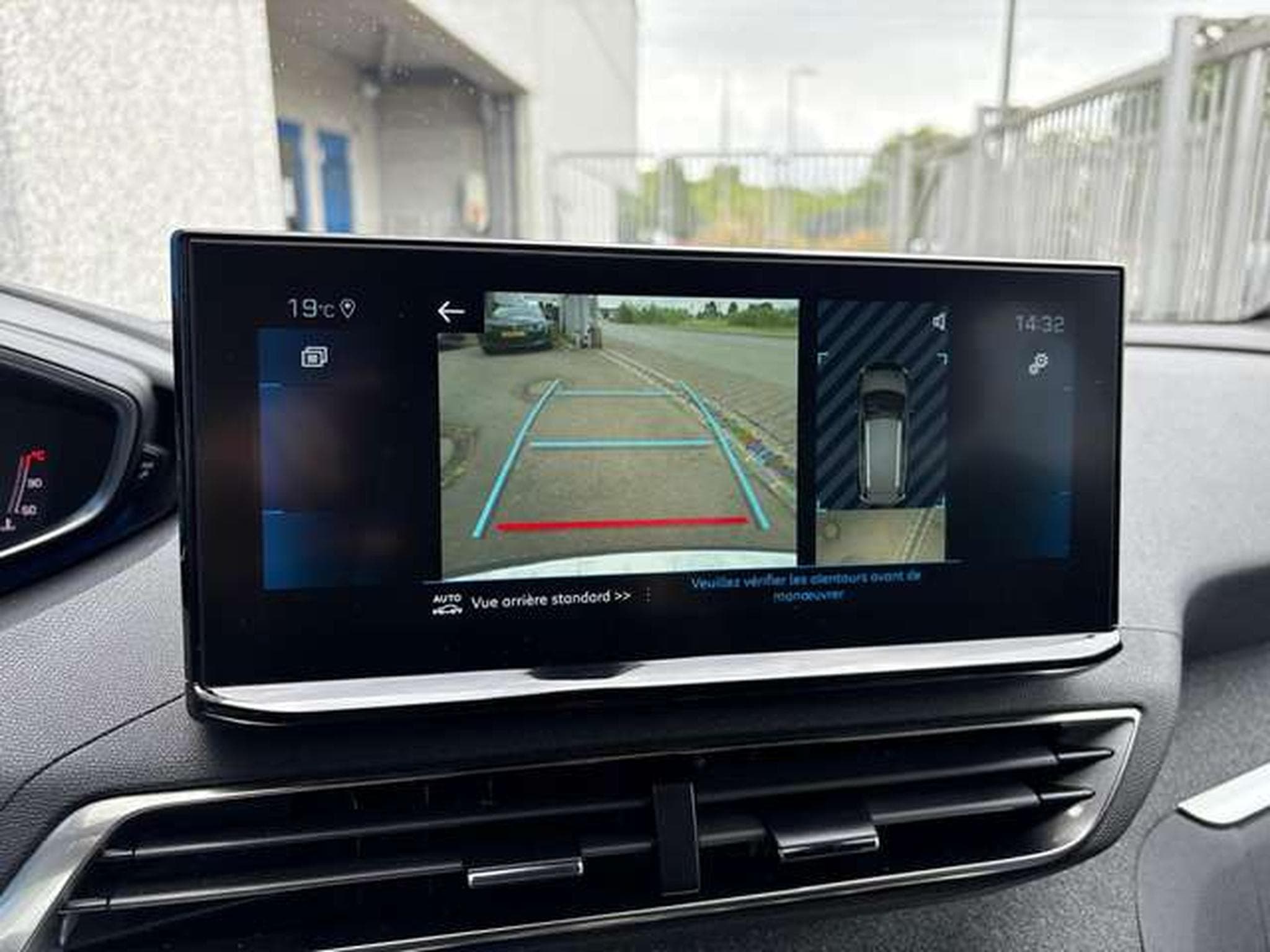 Peugeot 5008 5008 BlueHDi 130 EAT8 Allure Pack (2023) - Photo 10